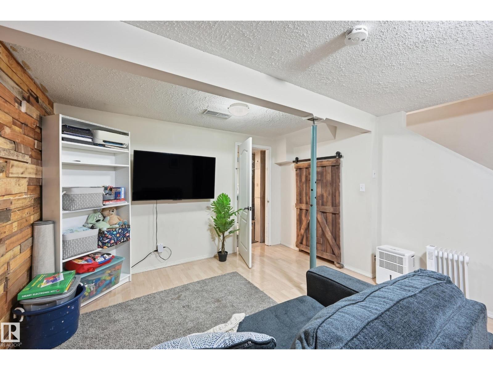 18423 95A AV NW, Edmonton