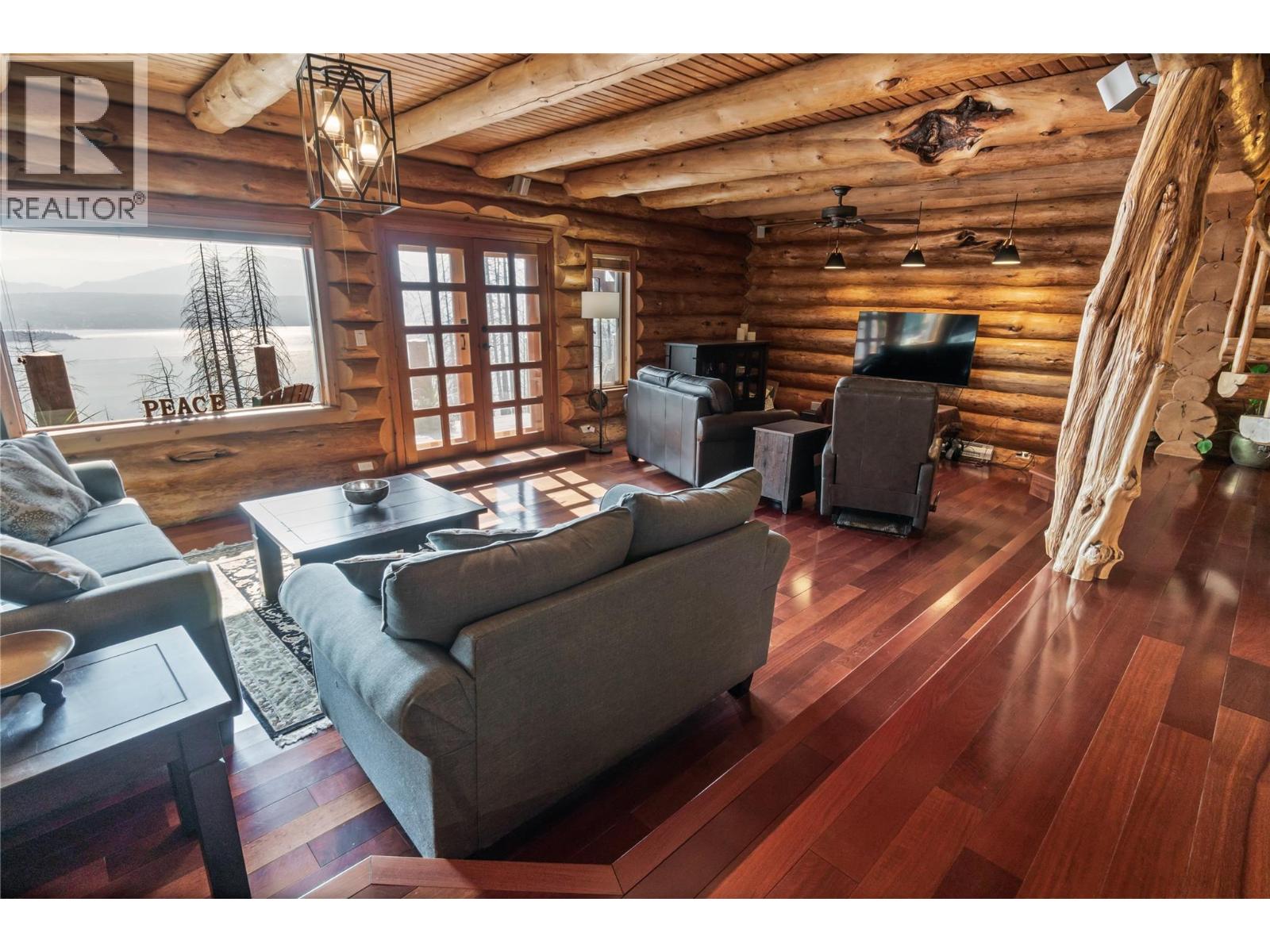 4878 Leopold Road, Celista