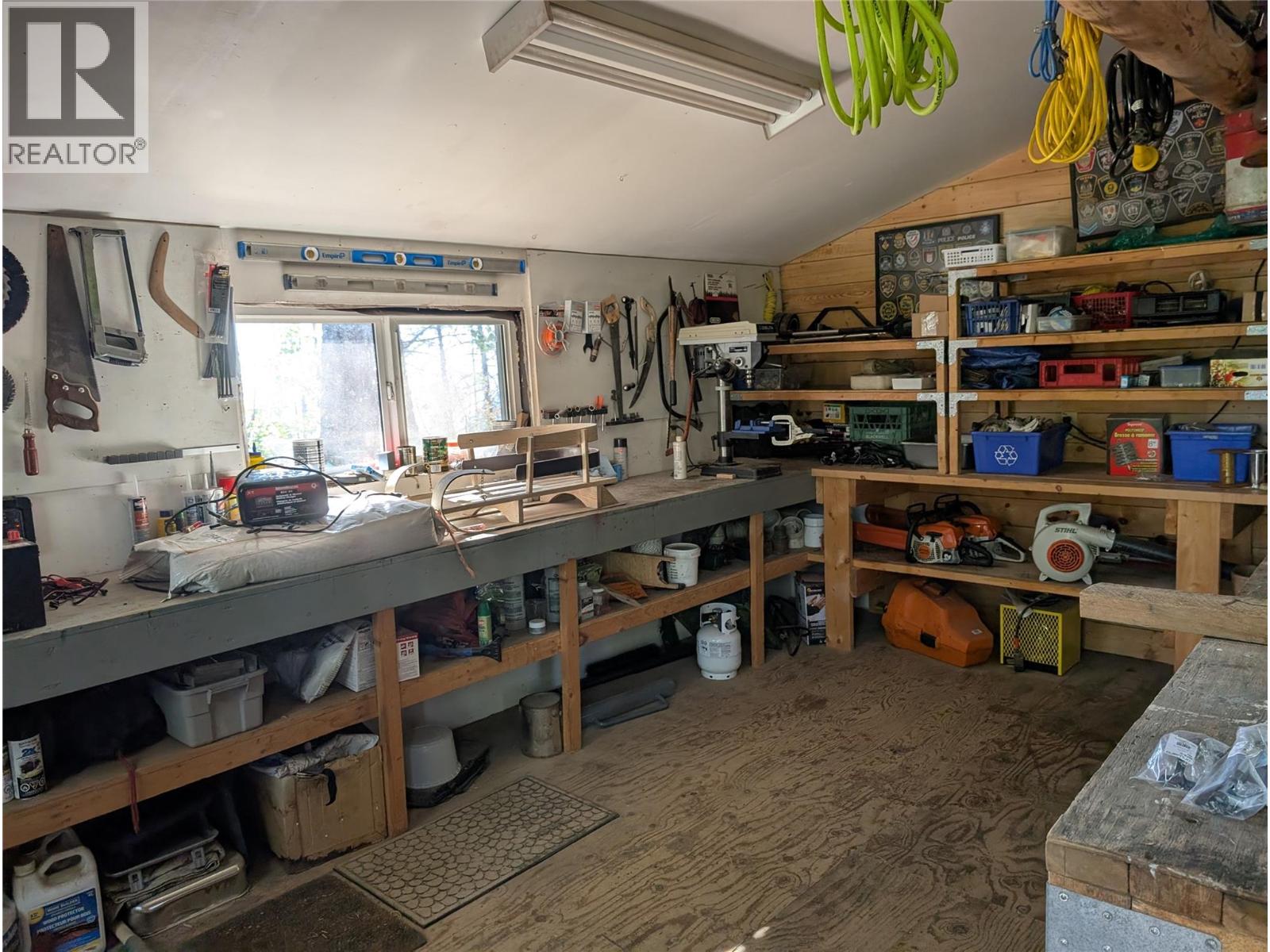 4878 Leopold Road, Celista