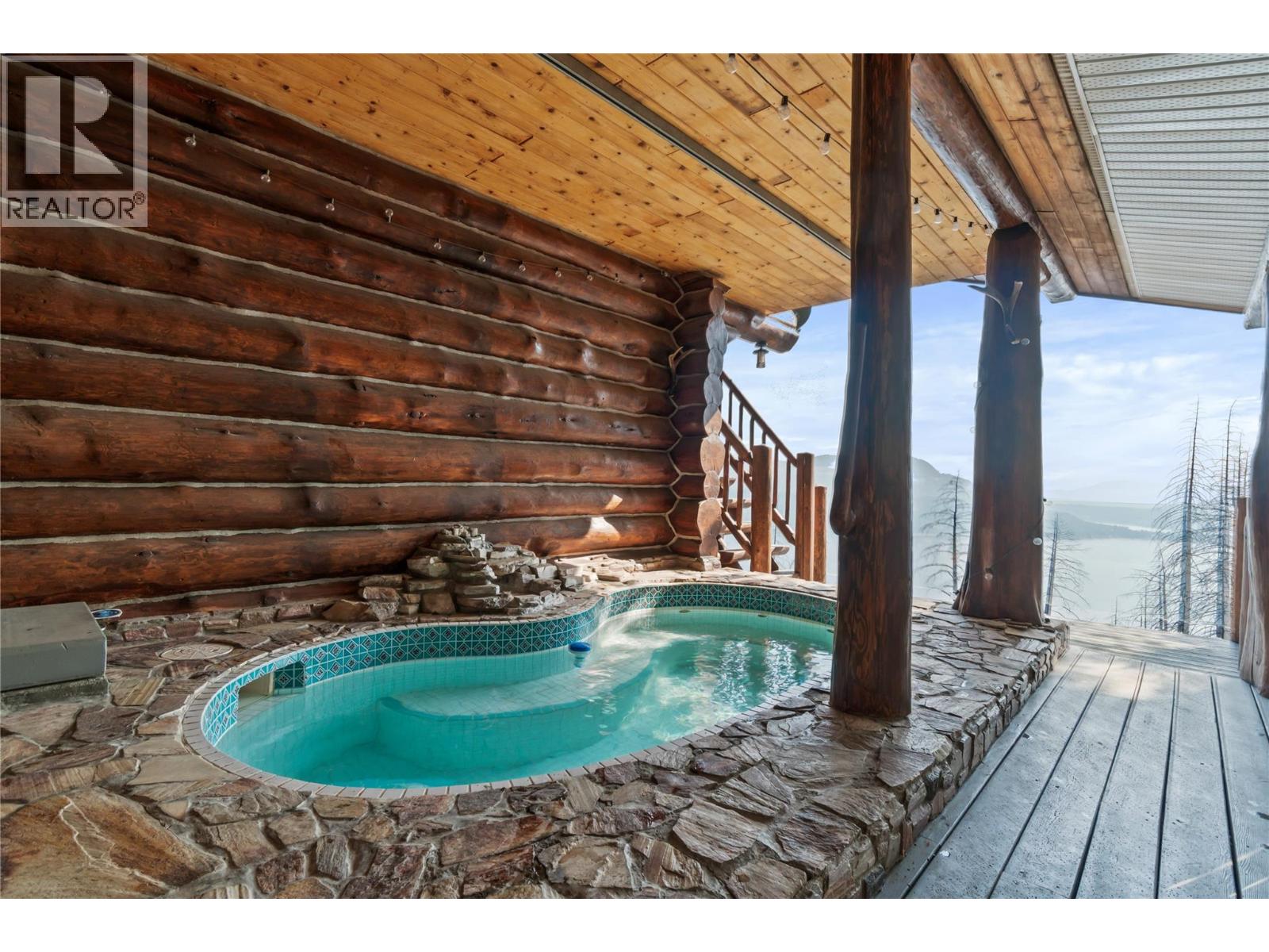 4878 Leopold Road, Celista