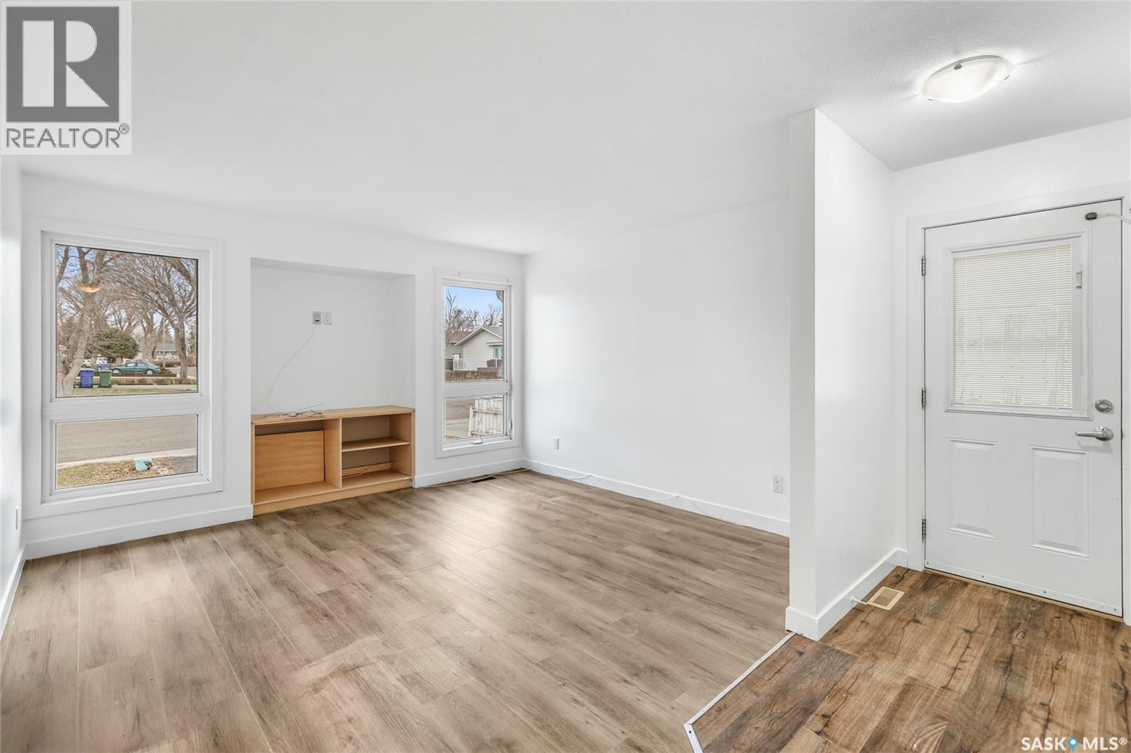 103 Church DRIVE - Photo 5 of 36, Regina, Saskatchewan