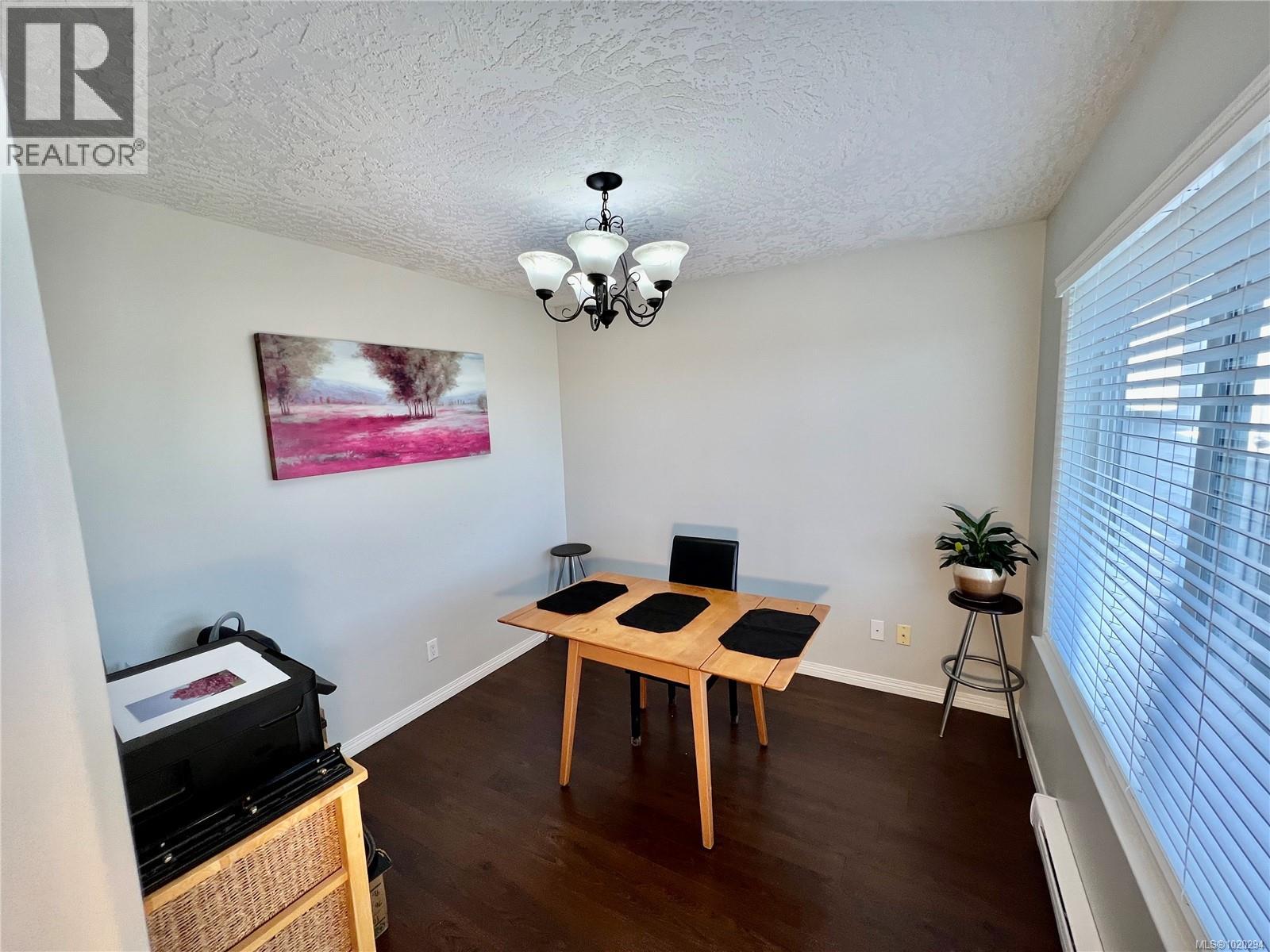 2530 Crystalview Dr, Langford