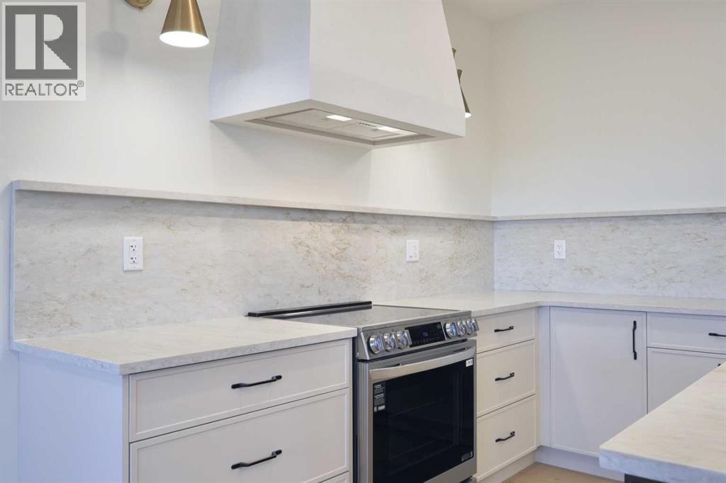 Single Family House for Sale in  Eaton Crescent Evergreen Red Deer 