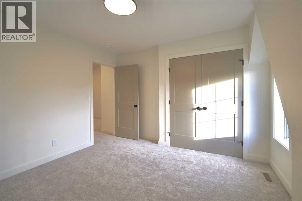 Single Family House for Sale in  Eaton Crescent Evergreen Red Deer 