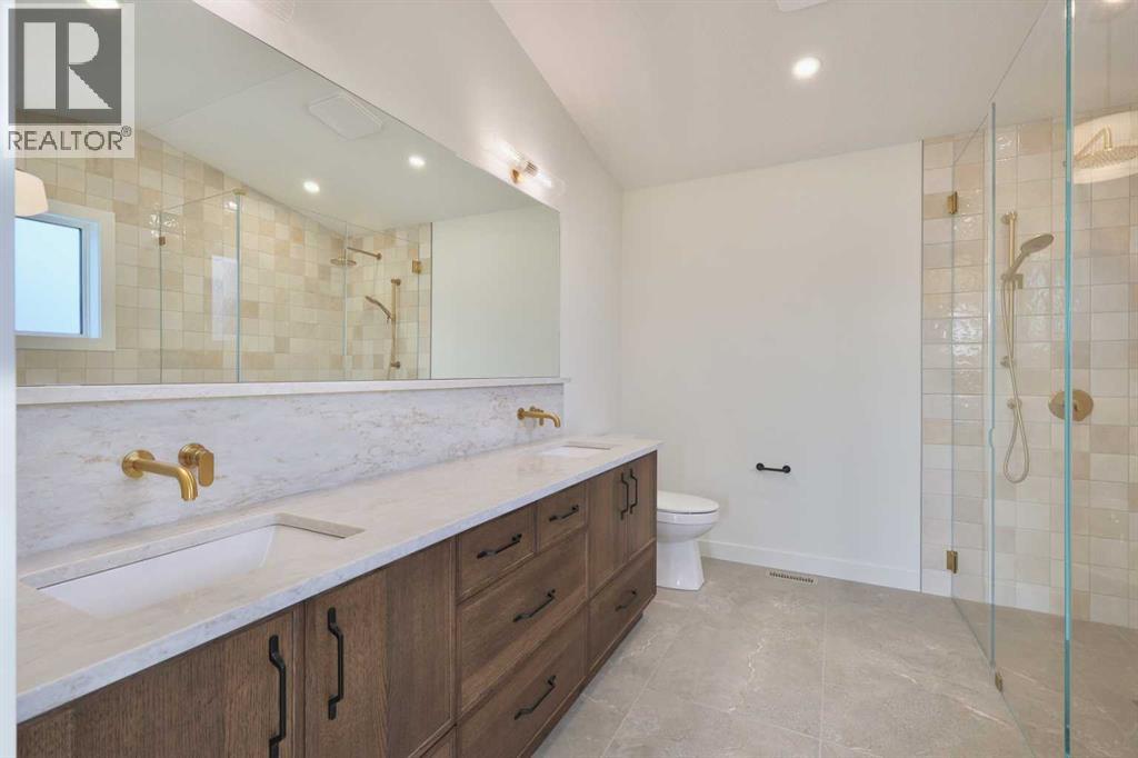 Single Family House for Sale in  Eaton Crescent Evergreen Red Deer 