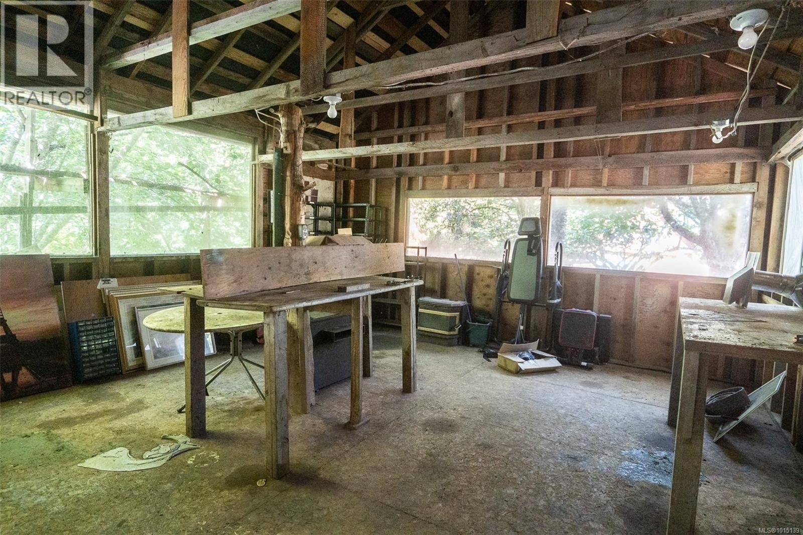 110 Ross Rd, Salt Spring