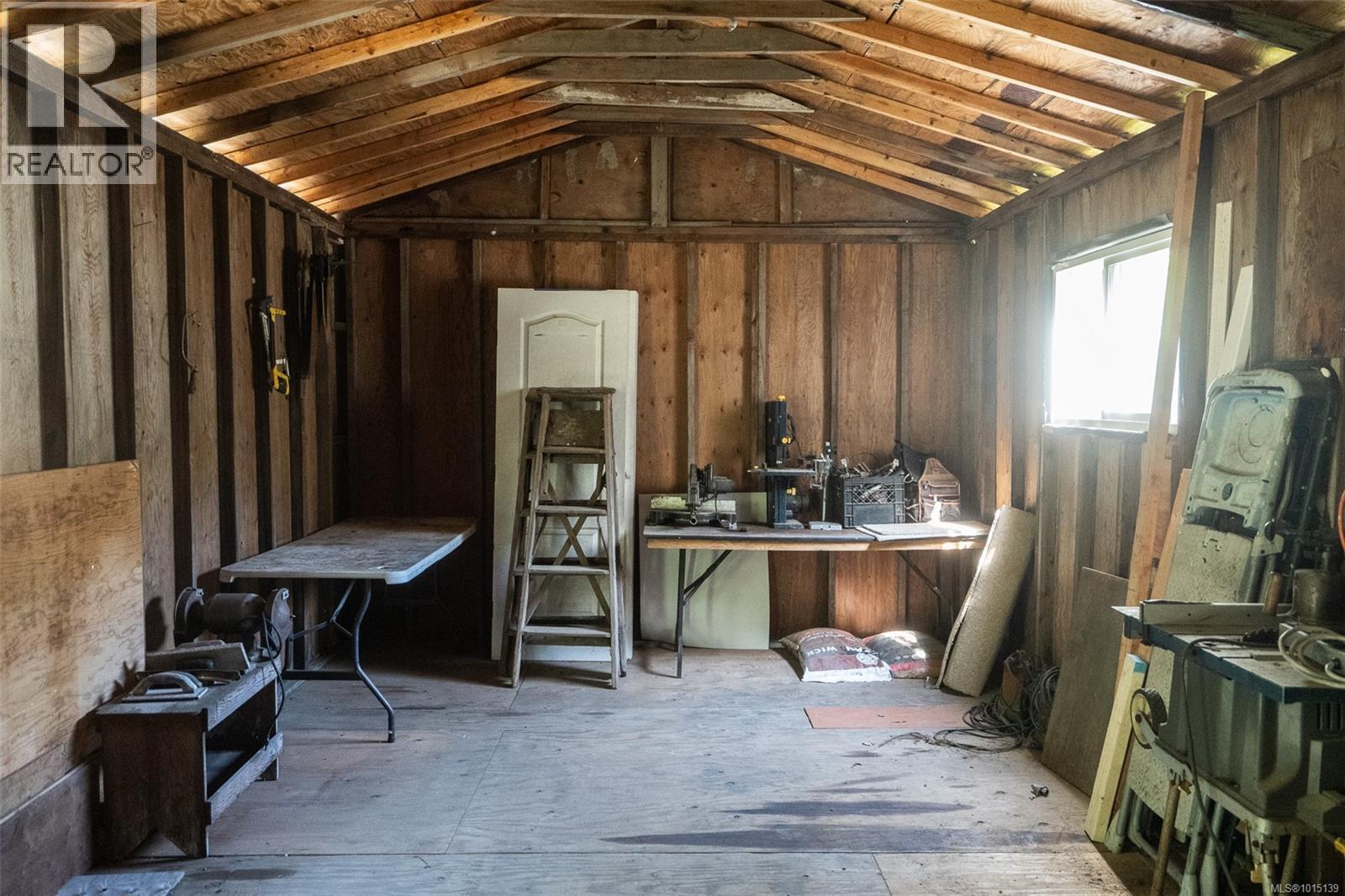 110 Ross Rd, Salt Spring