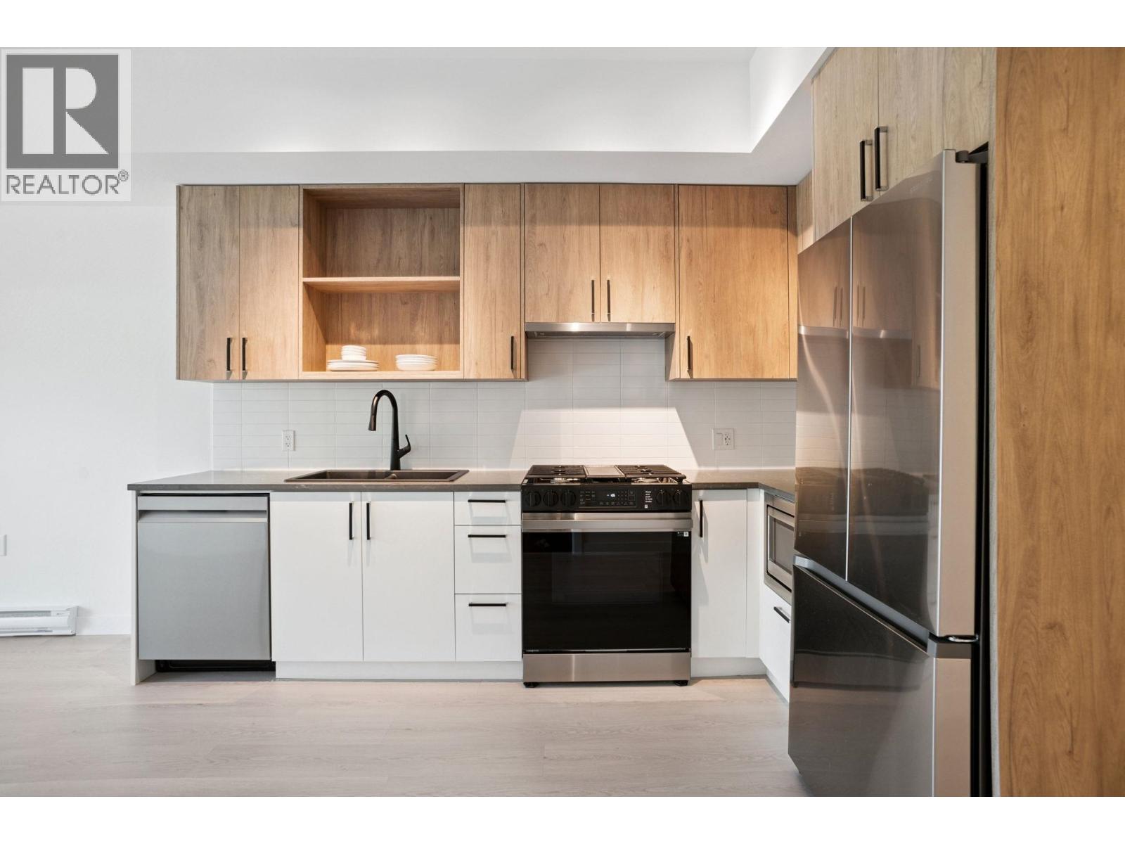 105 1100 CLARKE ROAD, Port Moody