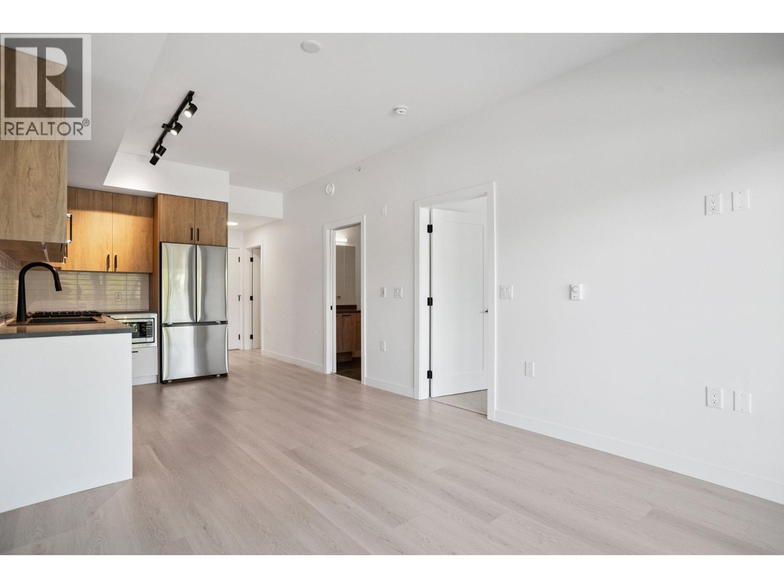 105 1100 CLARKE ROAD, Port Moody