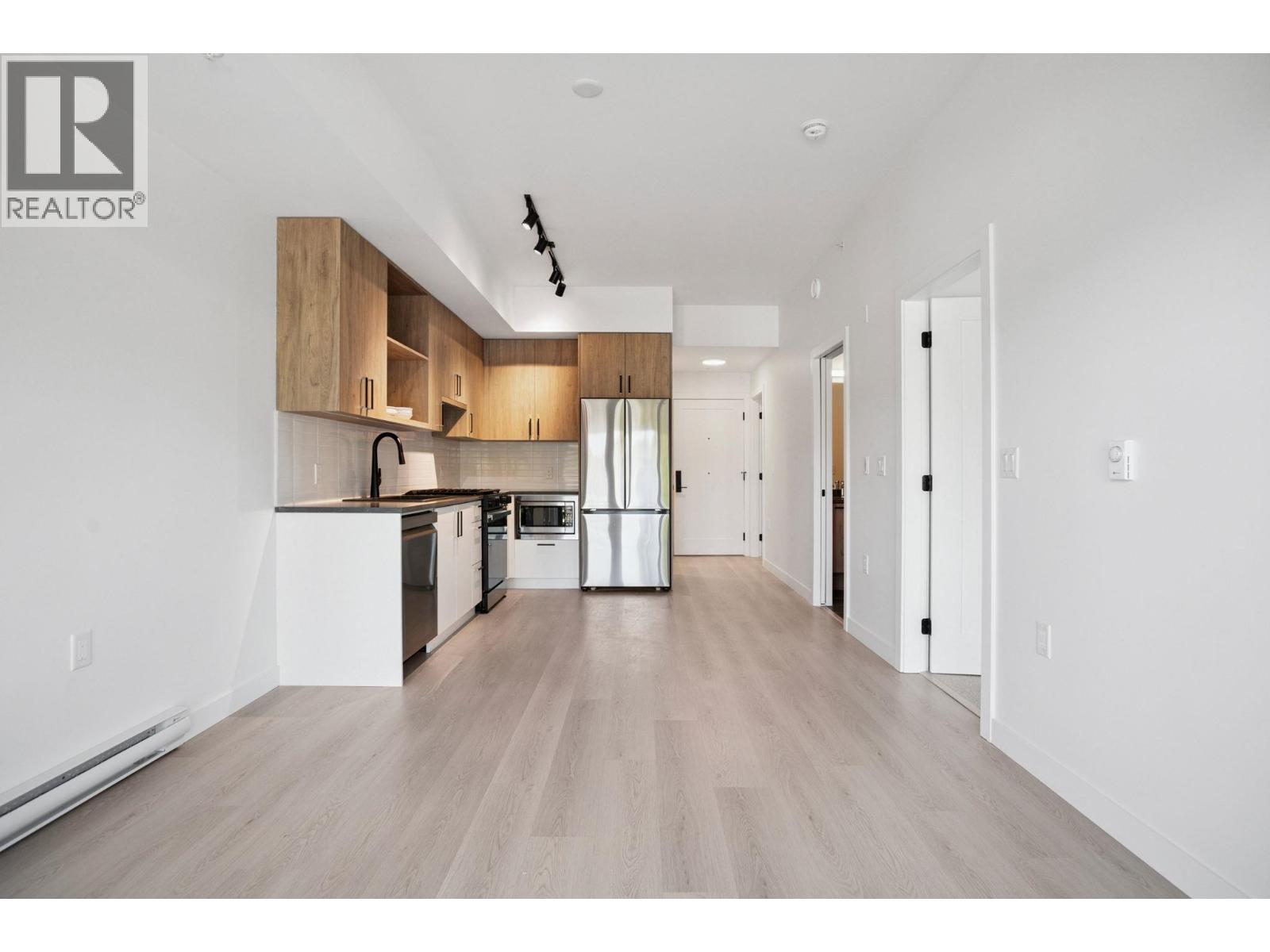 105 1100 CLARKE ROAD, Port Moody