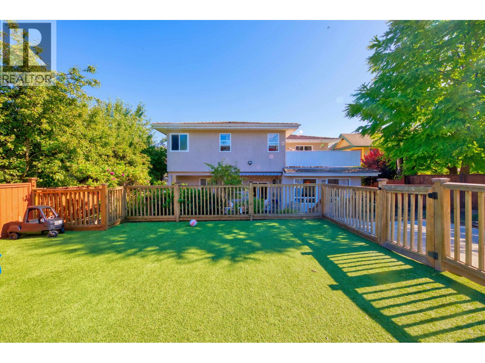 826 E 13TH STREET, North Vancouver