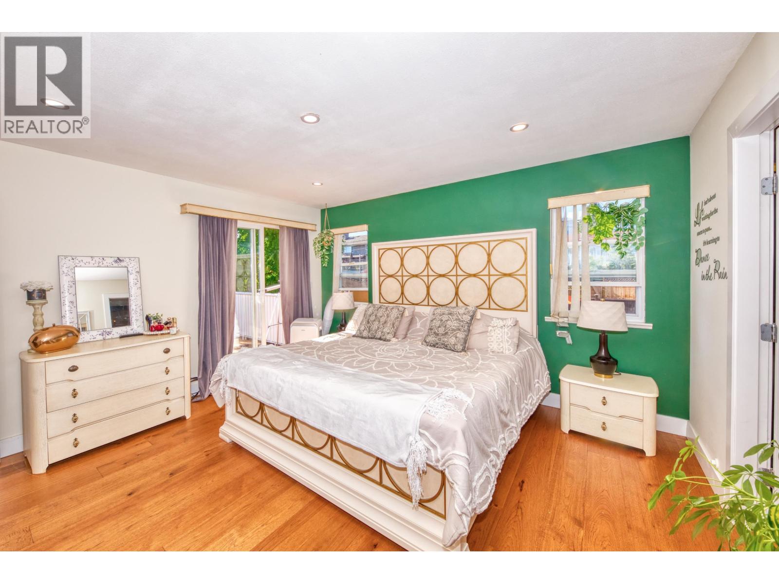 826 E 13TH STREET, North Vancouver