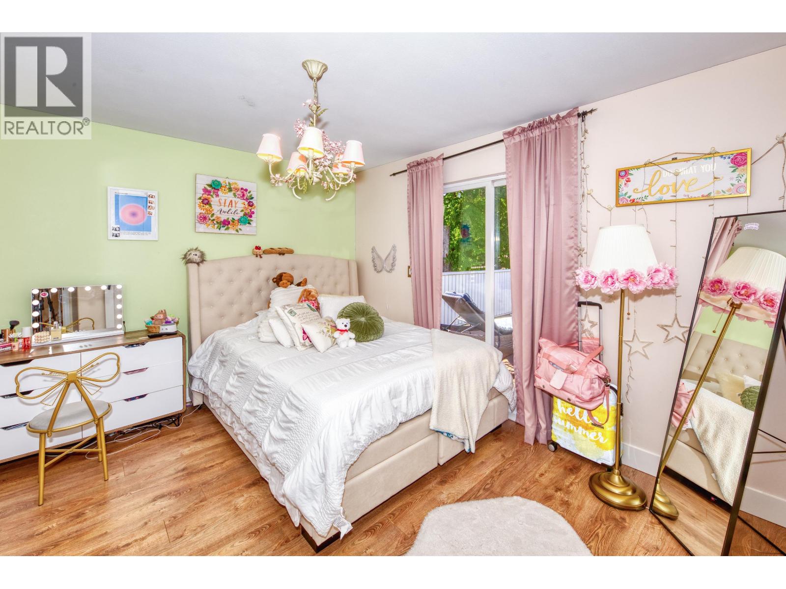 826 E 13TH STREET, North Vancouver