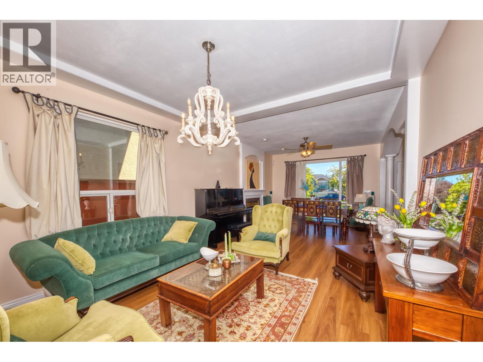 826 E 13TH STREET, North Vancouver