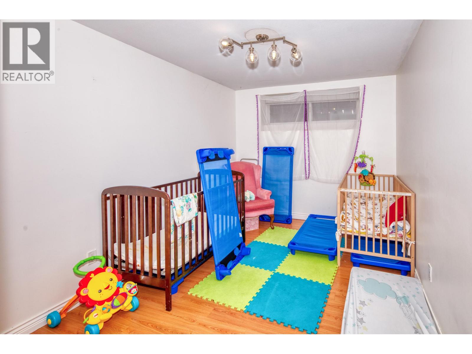 826 E 13TH STREET, North Vancouver