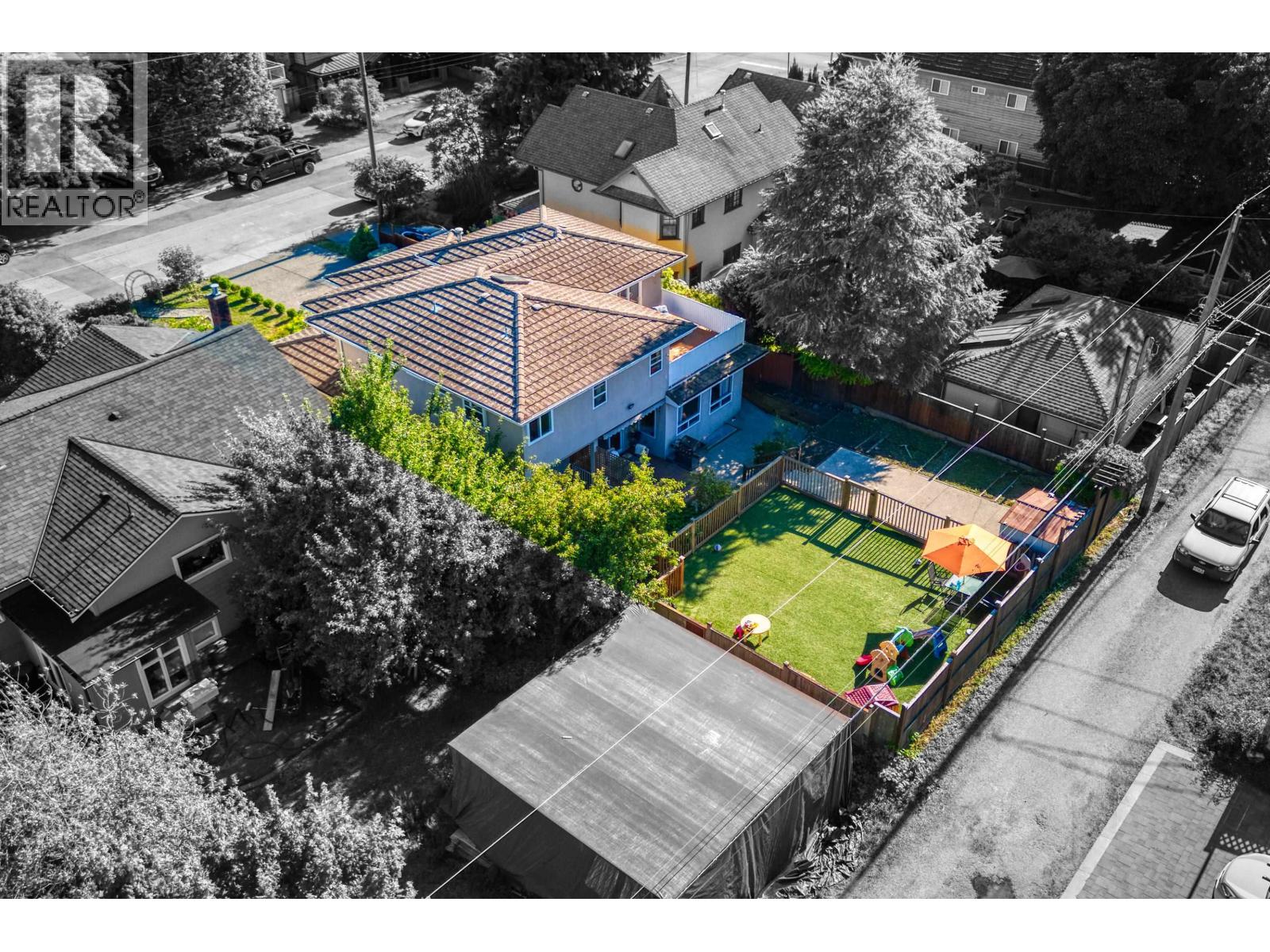 826 E 13TH STREET, North Vancouver