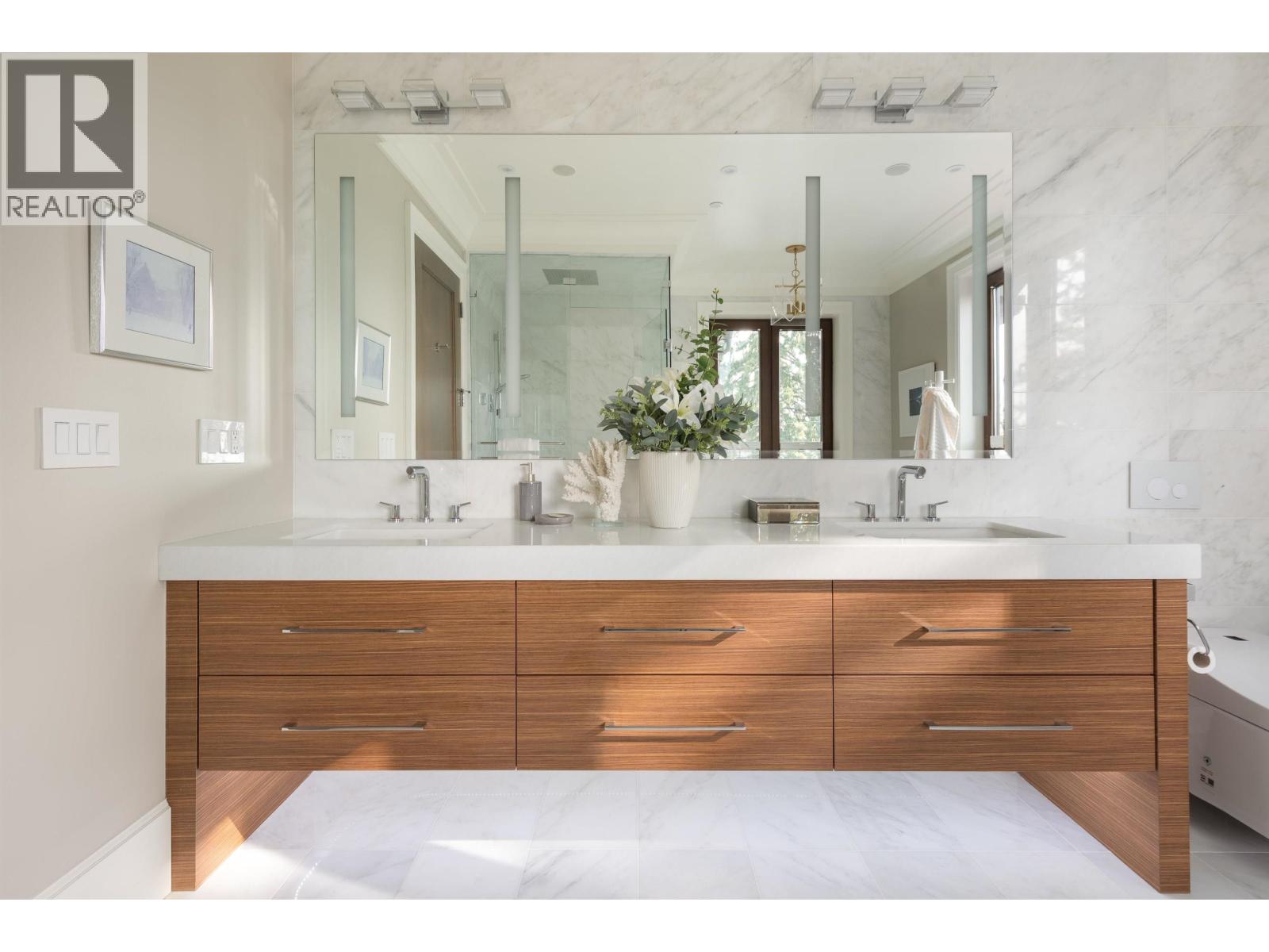 5637 LABURNUM STREET, Vancouver