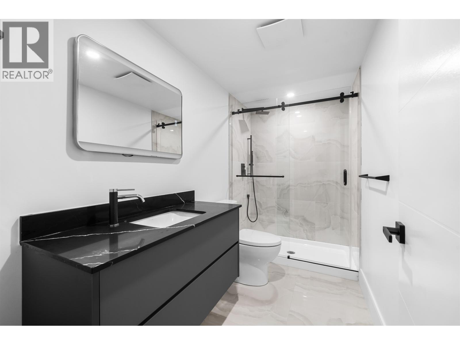 687 POPLAR STREET, Coquitlam