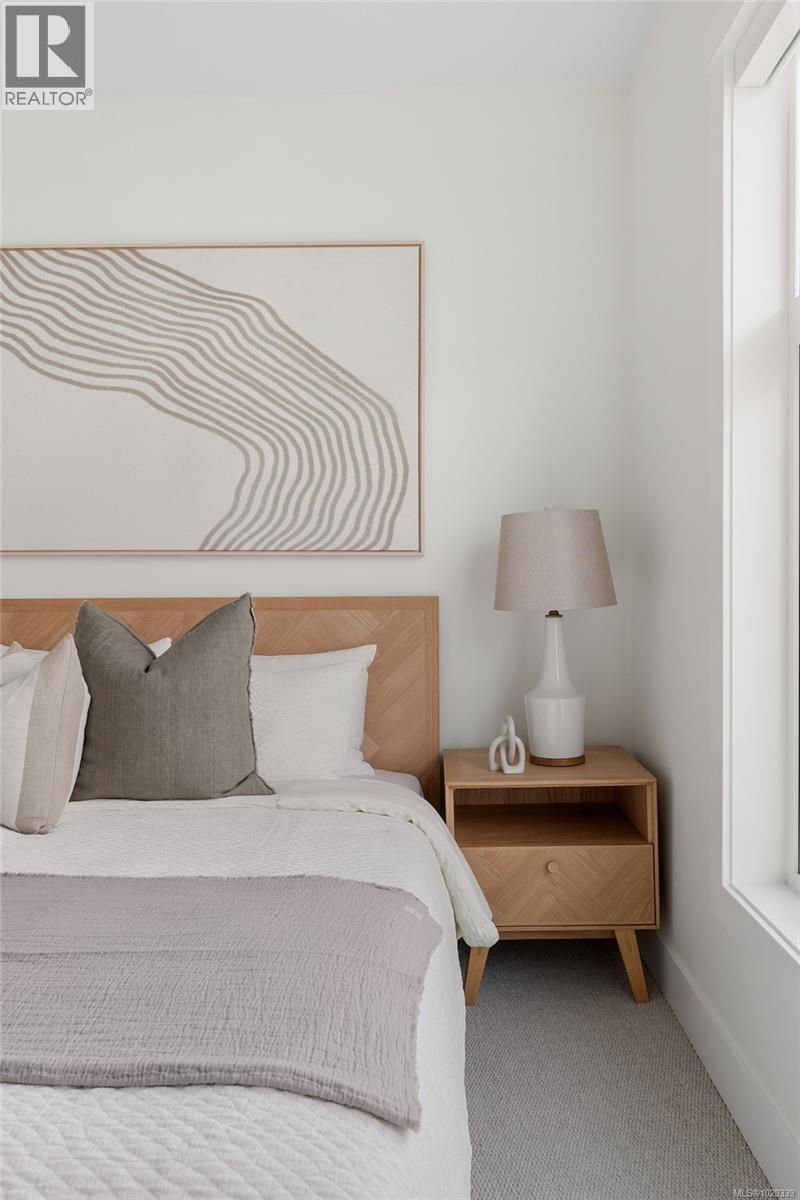 8 2536 Shelbourne St, Victoria