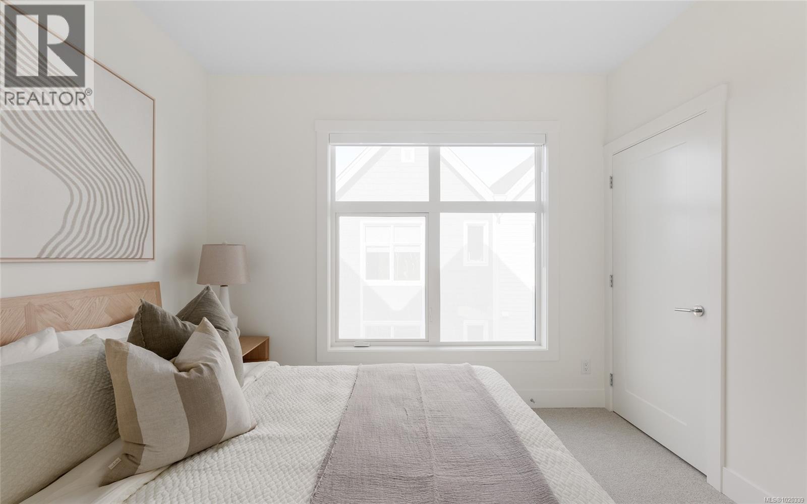 8 2536 Shelbourne St, Victoria