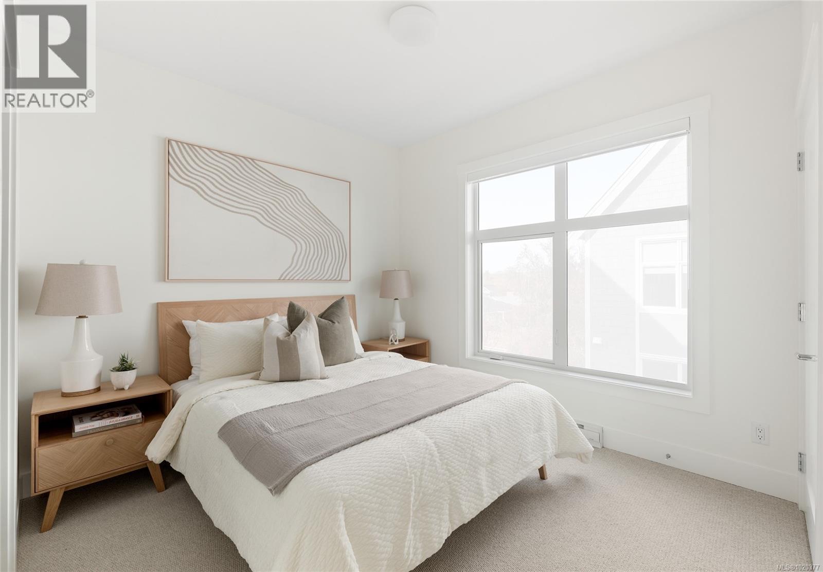 3 2538 Shelbourne St, Victoria