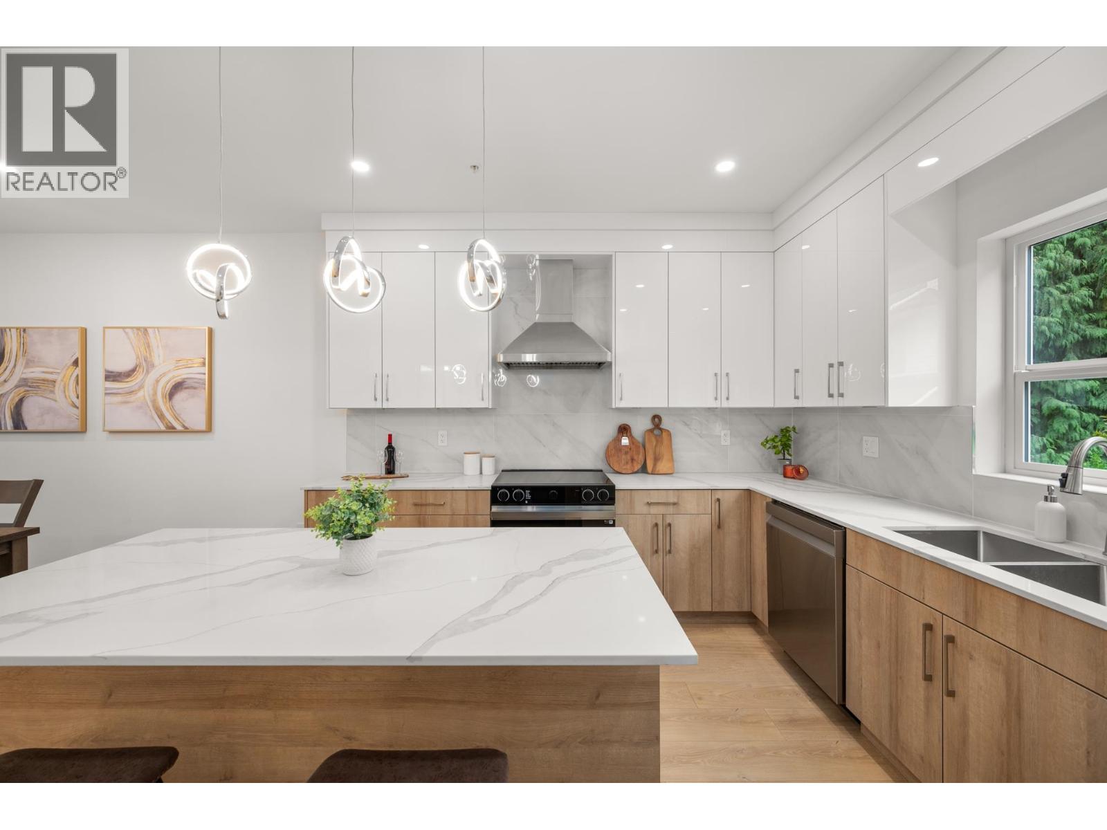 4 2258 KELLY AVENUE, Port Coquitlam