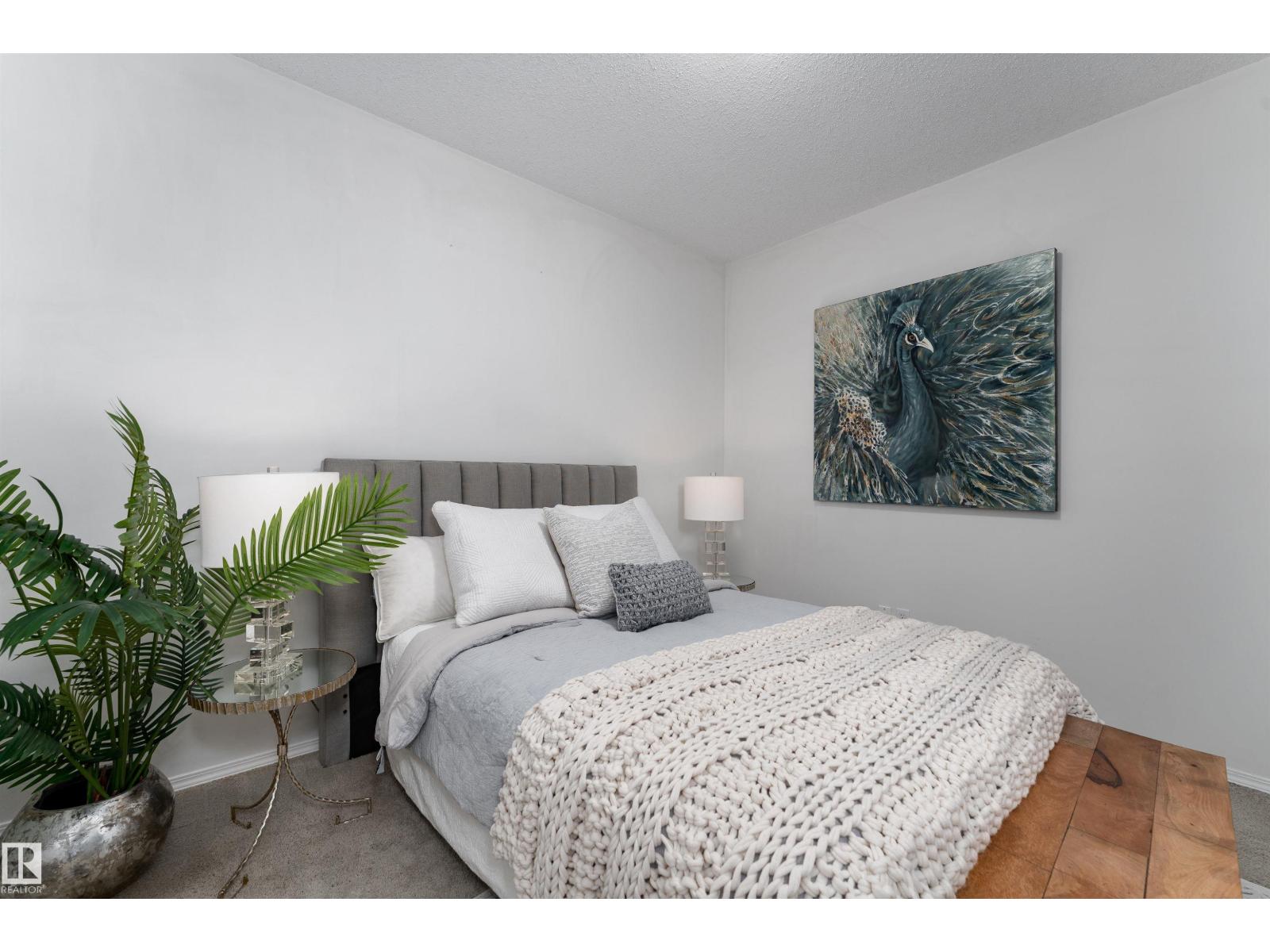 #22 6520 2 AV SW, Edmonton