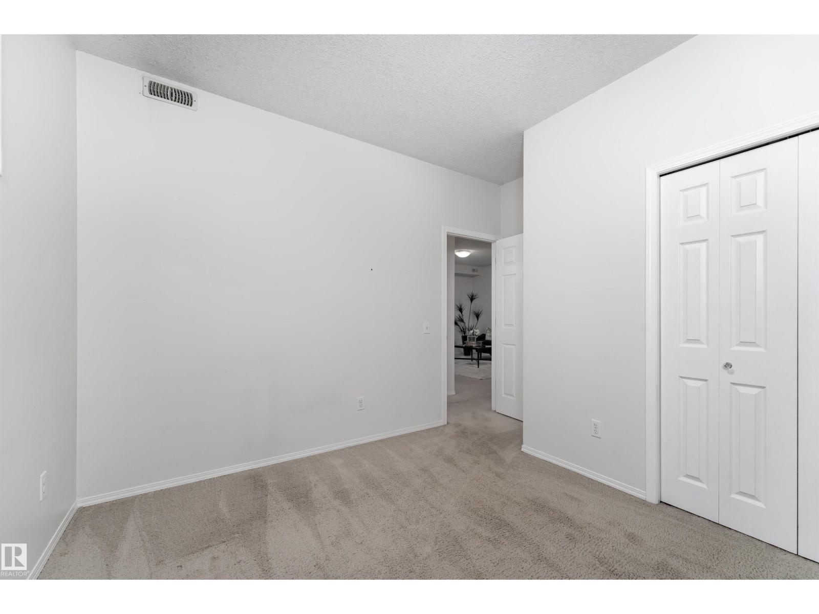 #22 6520 2 AV SW, Edmonton