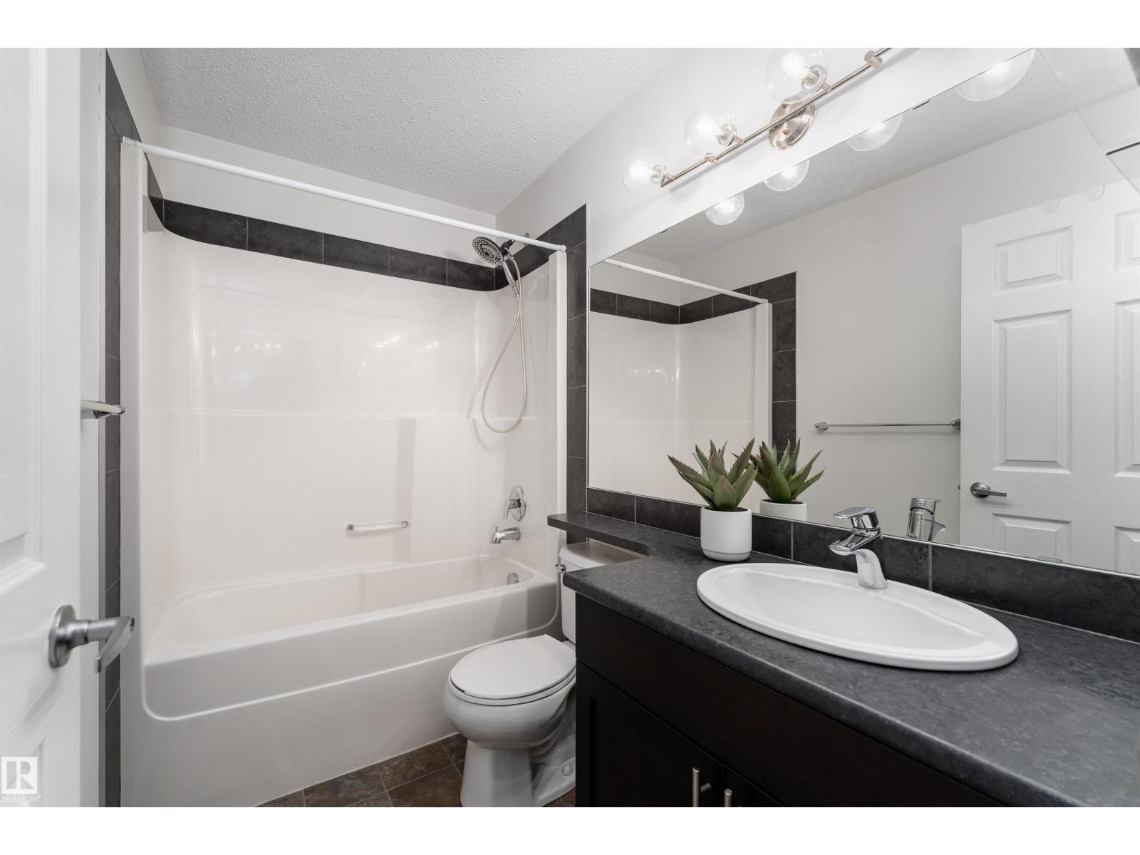 #22 6520 2 AV SW, Edmonton