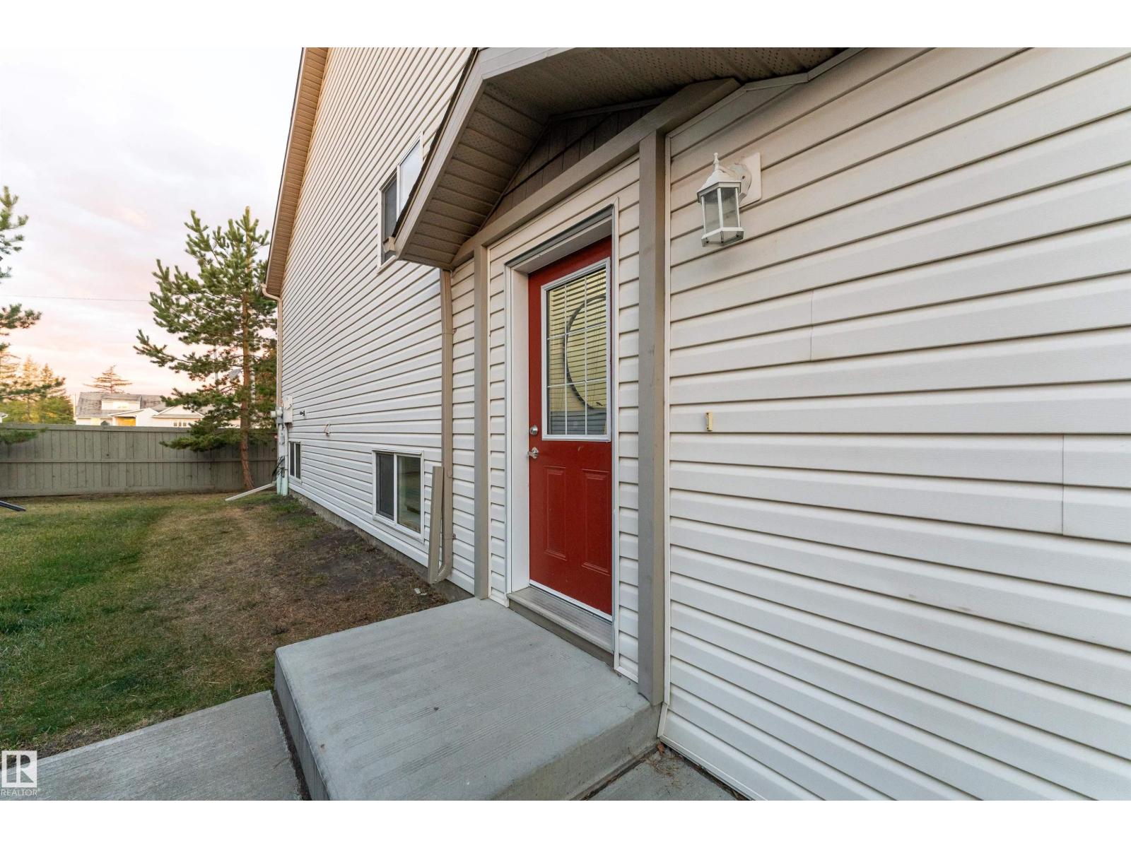 #22 6520 2 AV SW, Edmonton