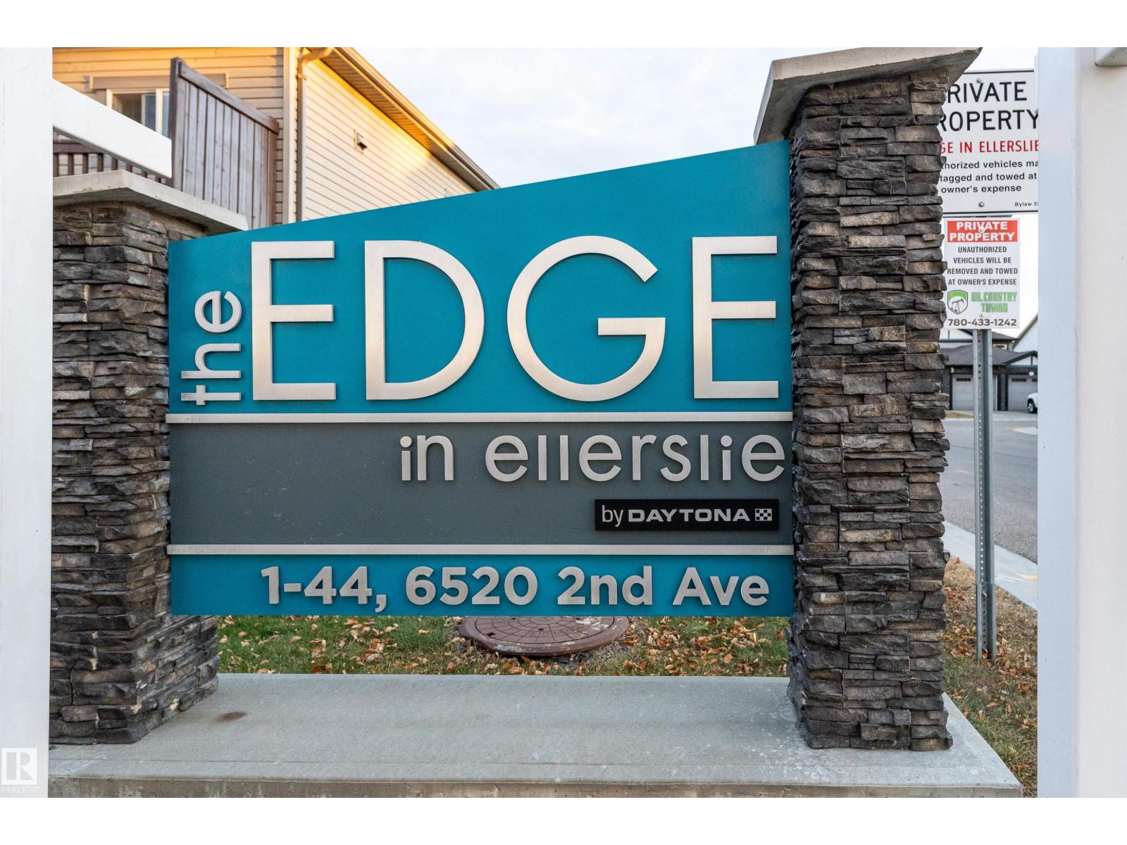 #22 6520 2 AV SW, Edmonton