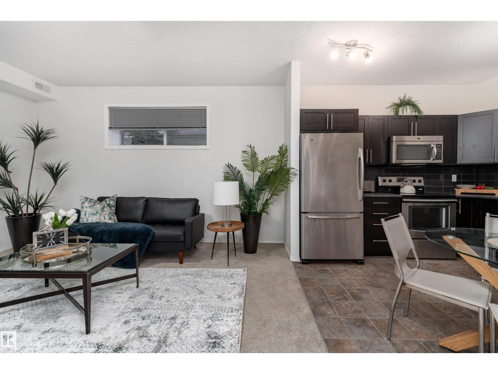 #22 6520 2 AV SW, Edmonton