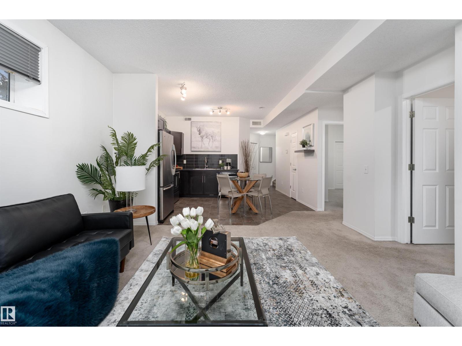 #22 6520 2 AV SW, Edmonton