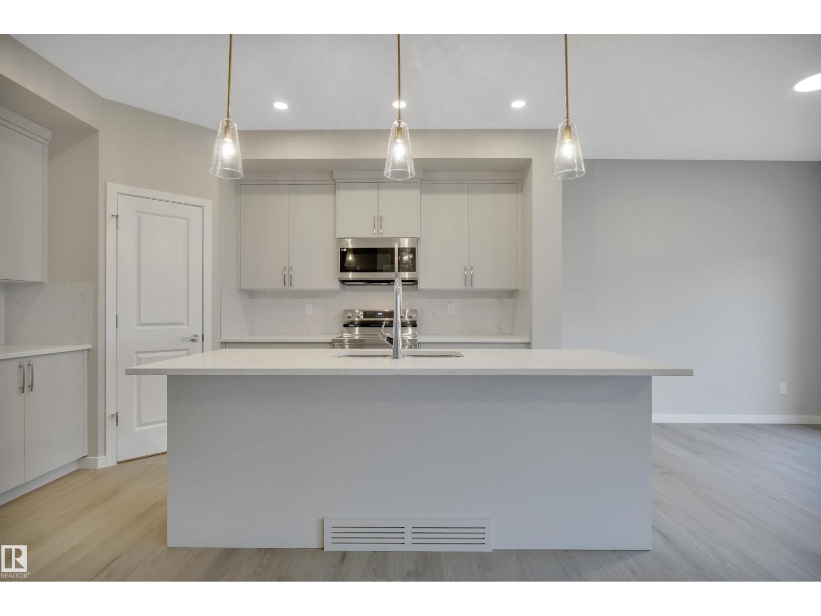 9100 ELVES LO NW, Edmonton