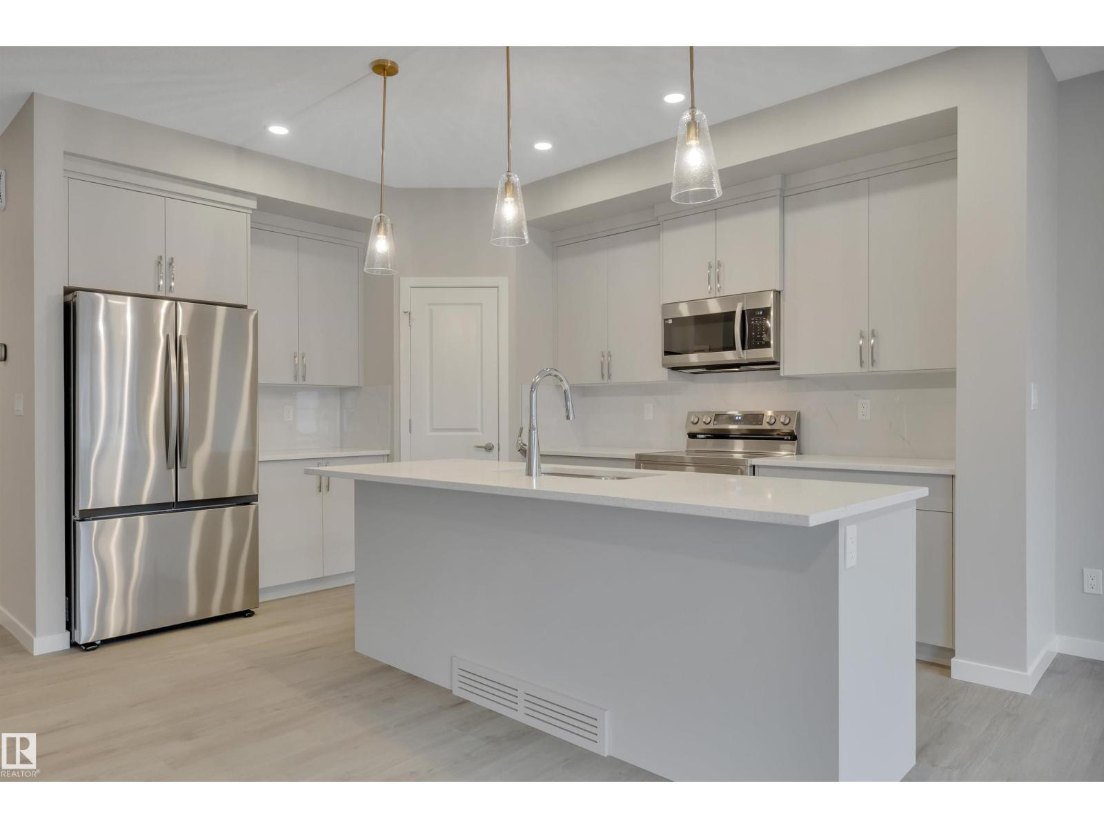 9100 ELVES LO NW, Edmonton