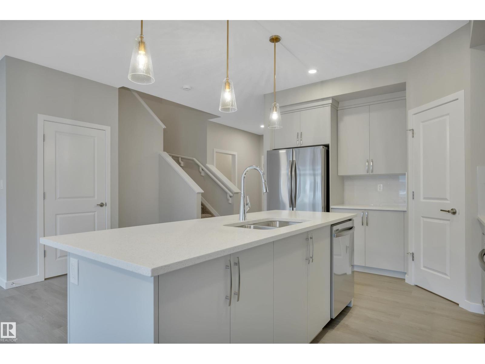 9100 ELVES LO NW, Edmonton