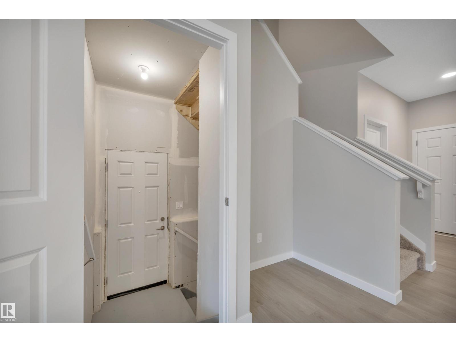 9100 ELVES LO NW, Edmonton