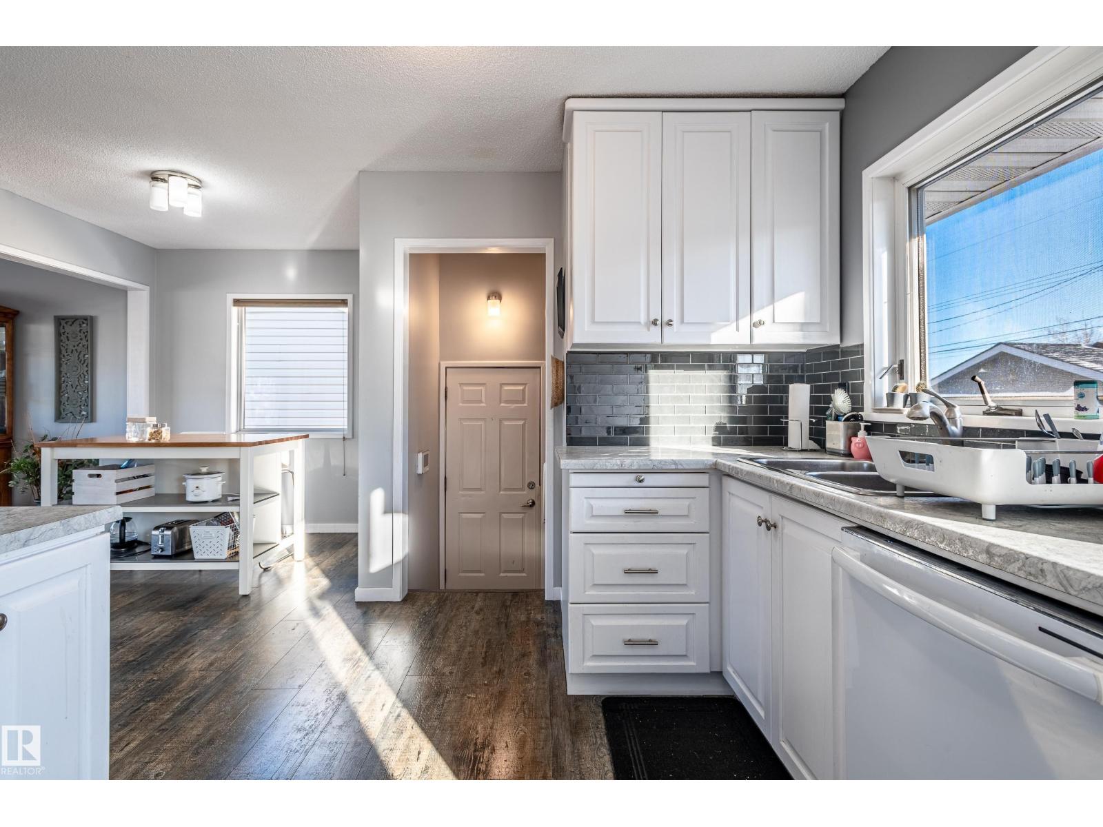 10579 40 ST NW, Edmonton