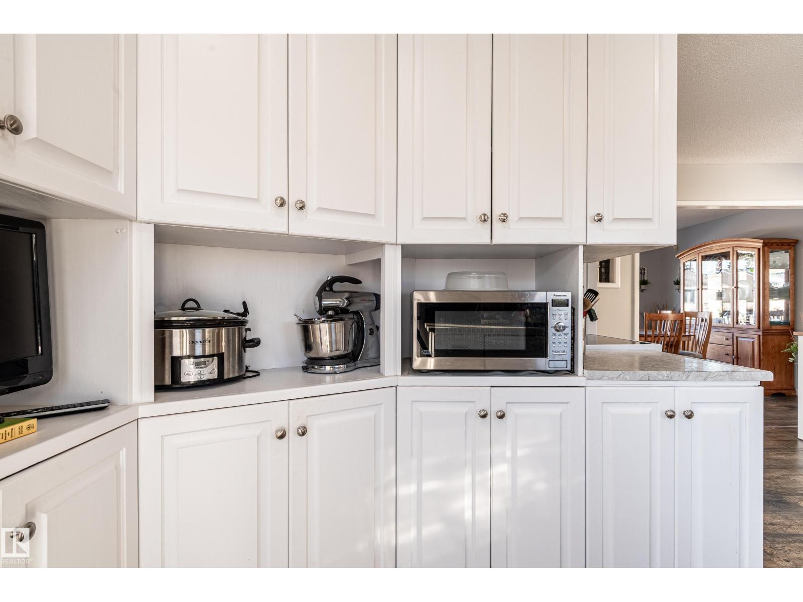 10579 40 ST NW, Edmonton