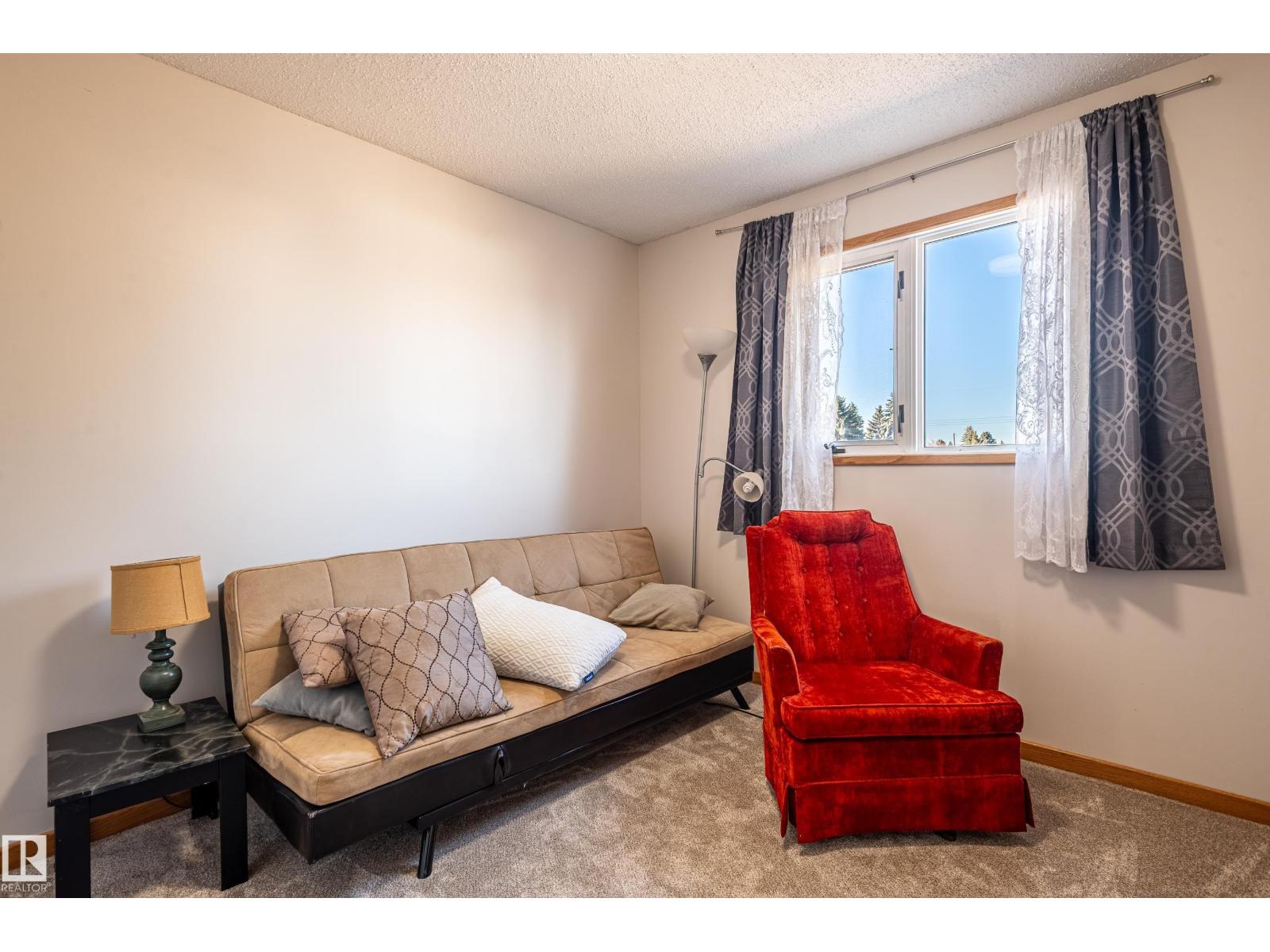 10579 40 ST NW, Edmonton