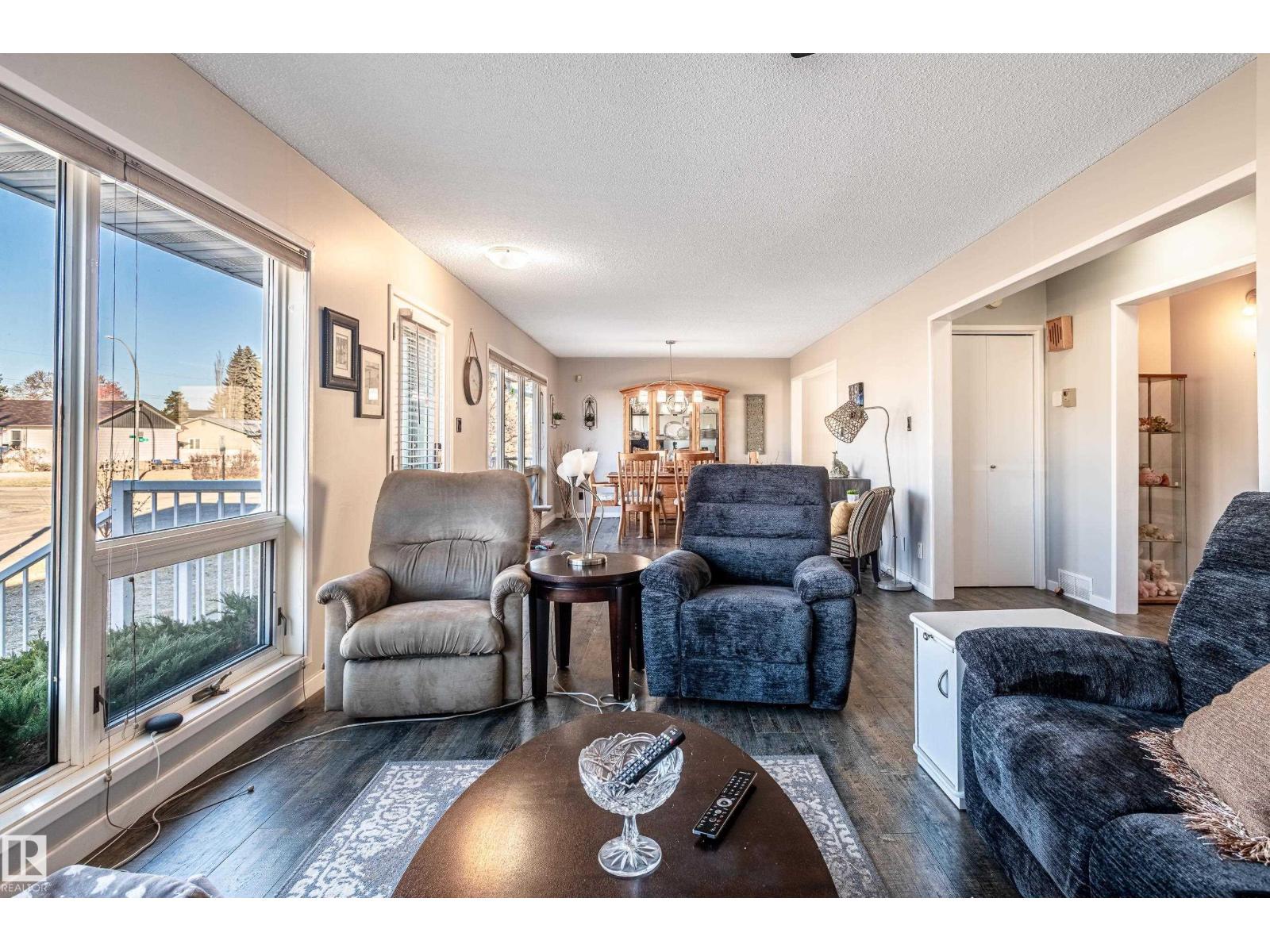 10579 40 ST NW, Edmonton