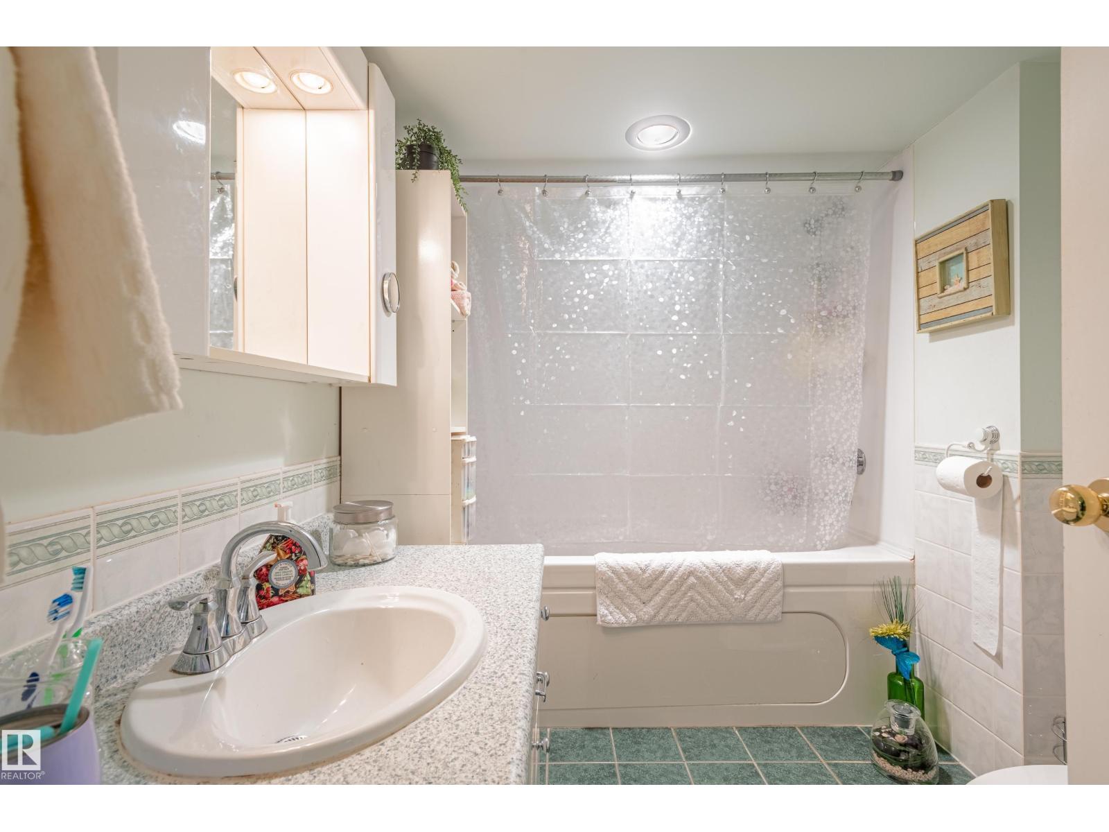 10579 40 ST NW, Edmonton