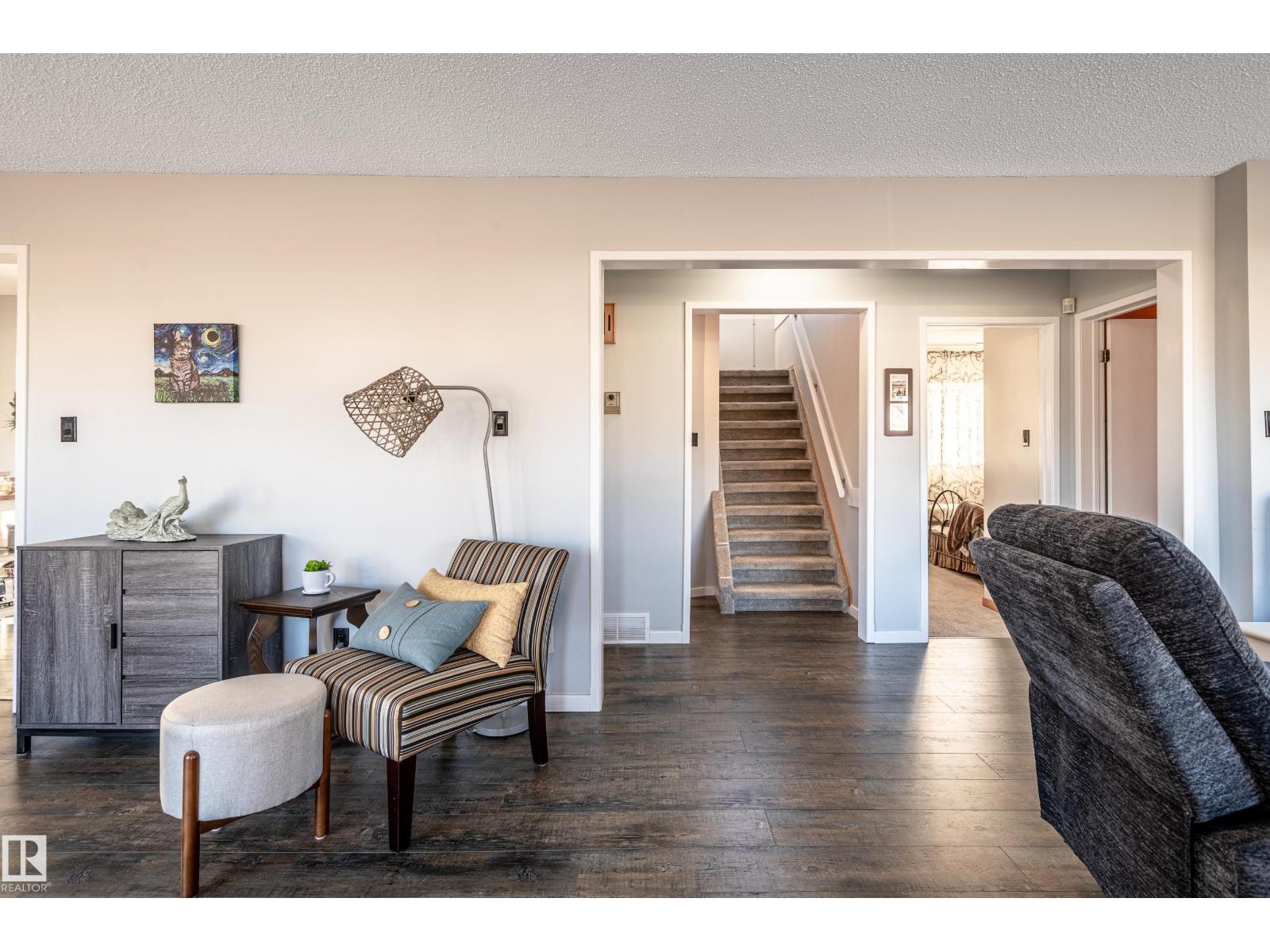 10579 40 ST NW, Edmonton