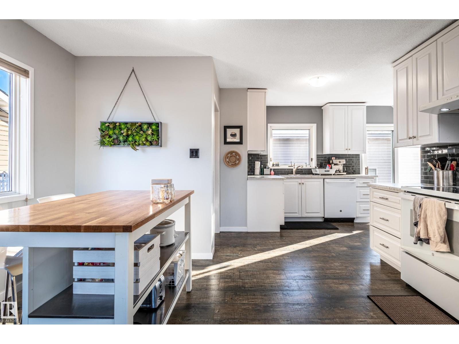 10579 40 ST NW, Edmonton