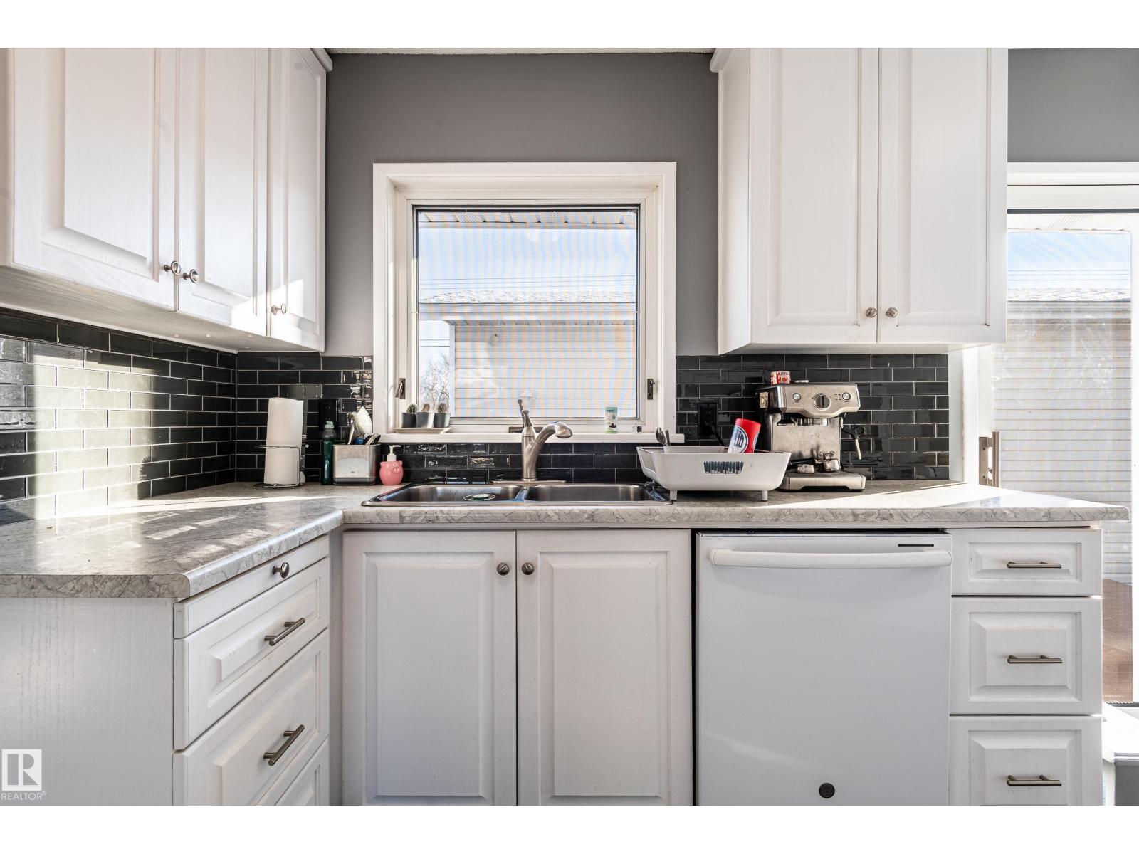 10579 40 ST NW, Edmonton