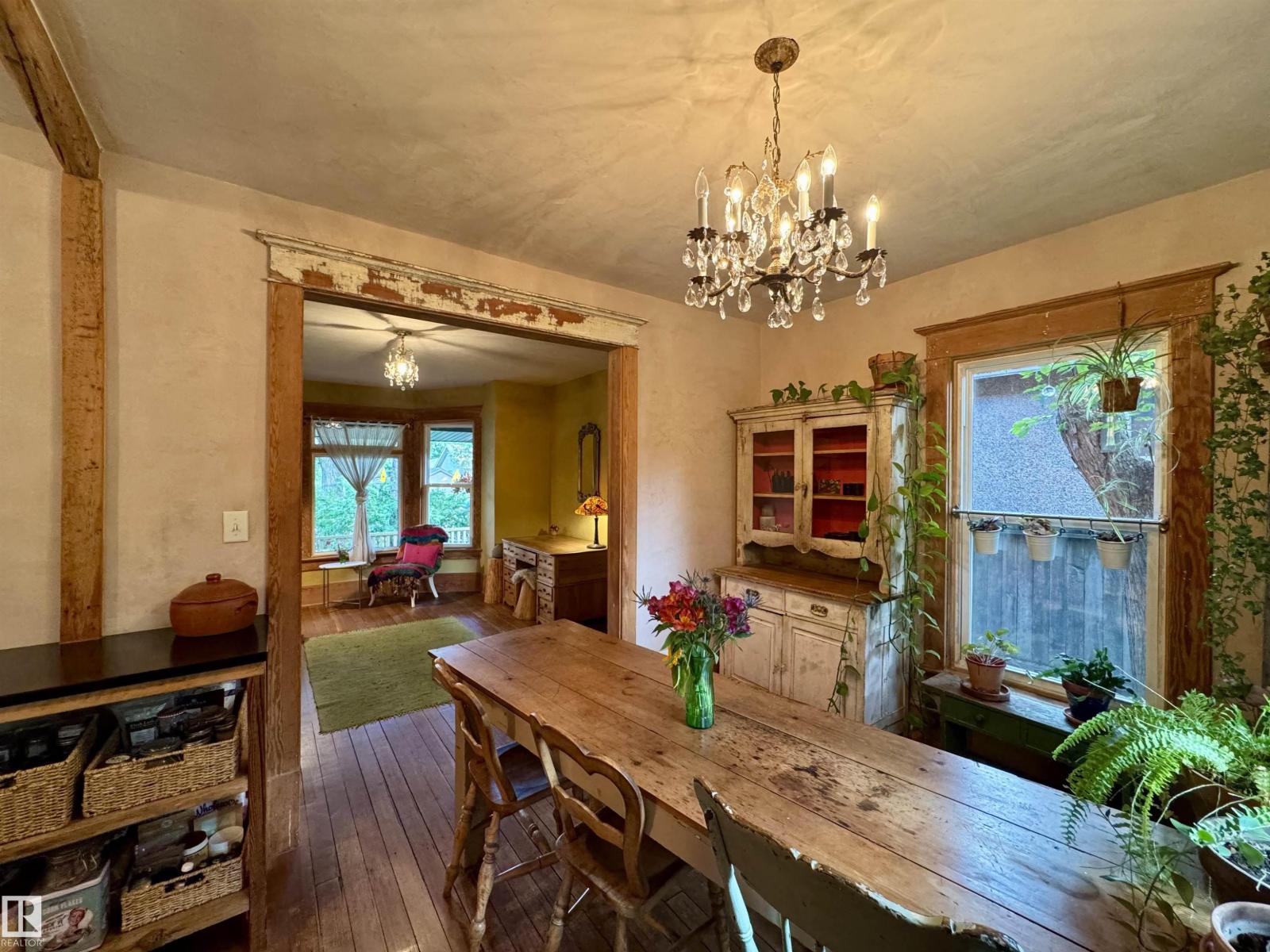 7024 105A ST NW, Edmonton