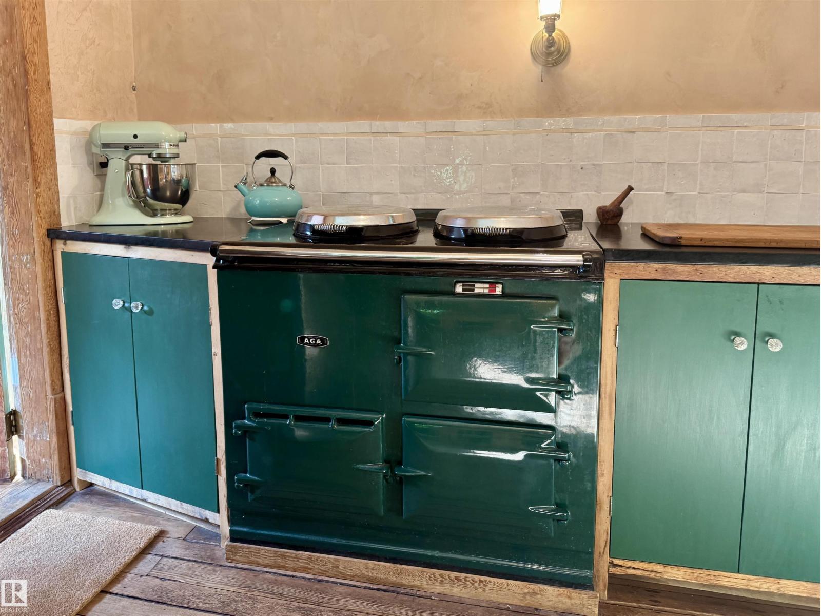 7024 105A ST NW, Edmonton