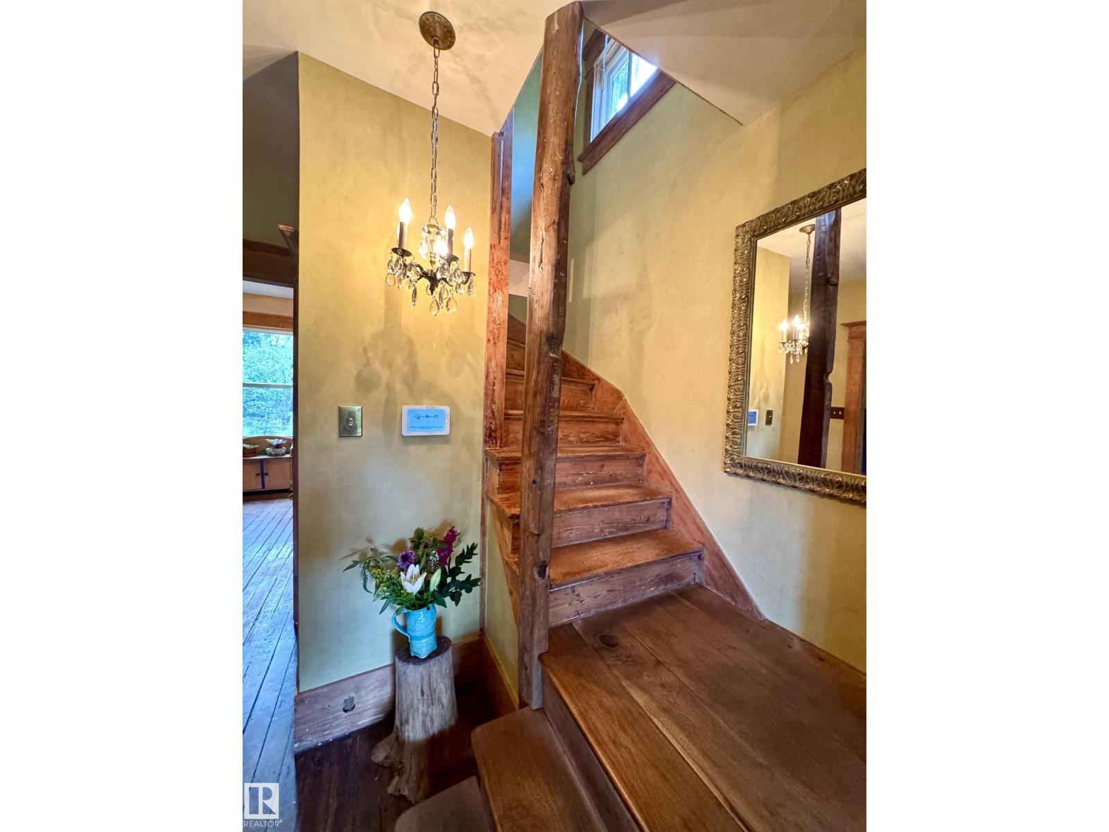 7024 105A ST NW, Edmonton