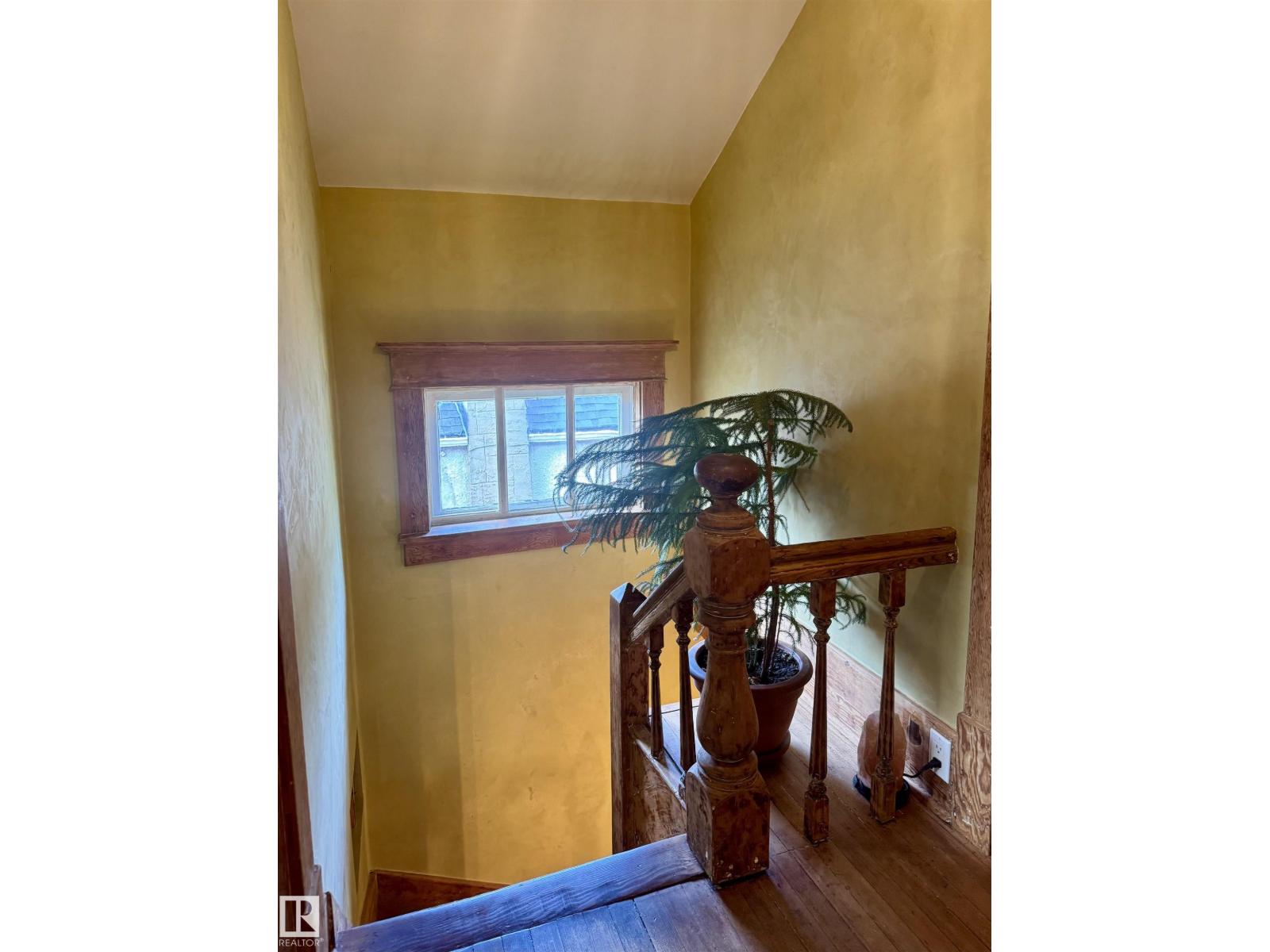 7024 105A ST NW, Edmonton