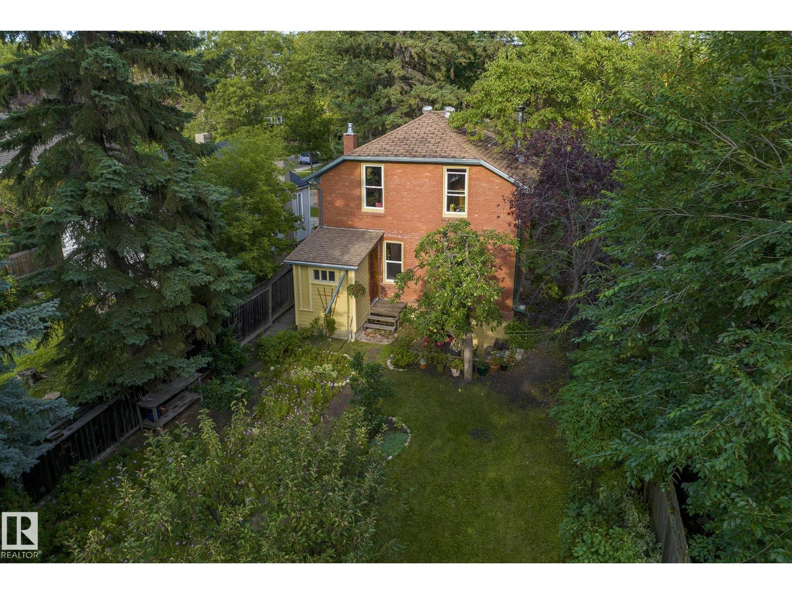 7024 105A ST NW, Edmonton